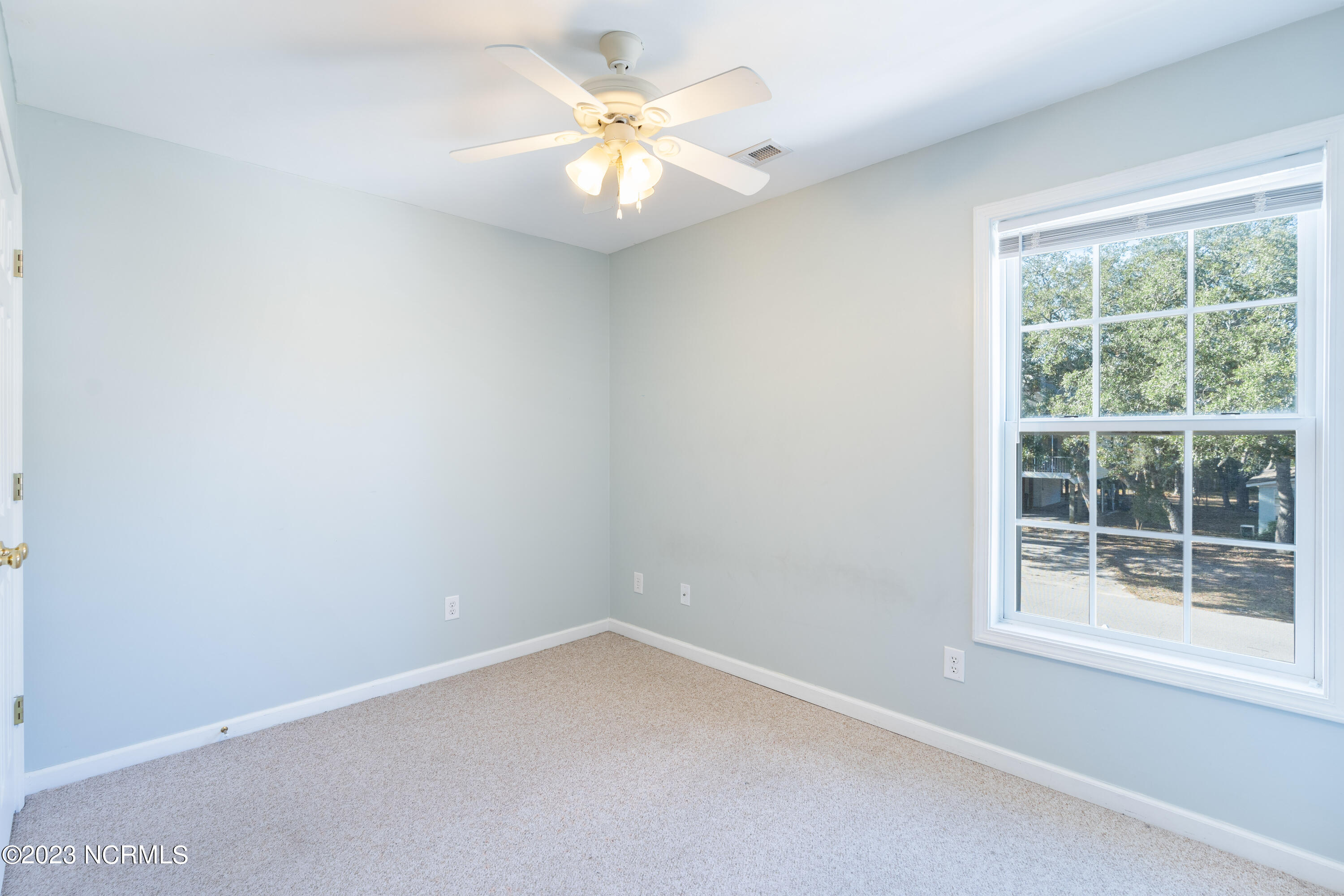 414 Mcglamery Street, 16