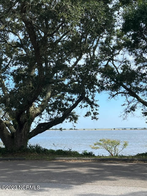 414 Mcglamery Street, 16