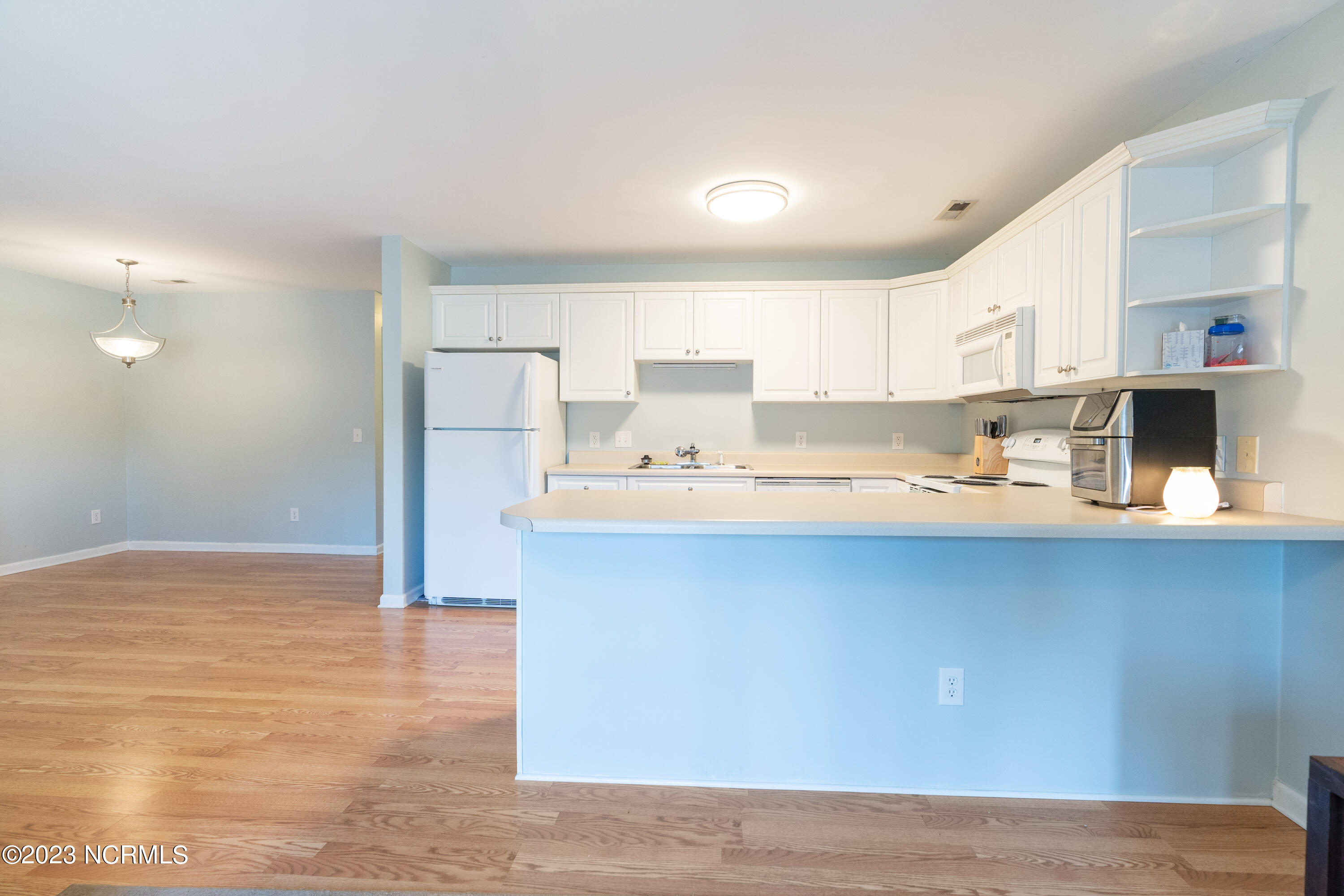 414 Mcglamery Street, 16