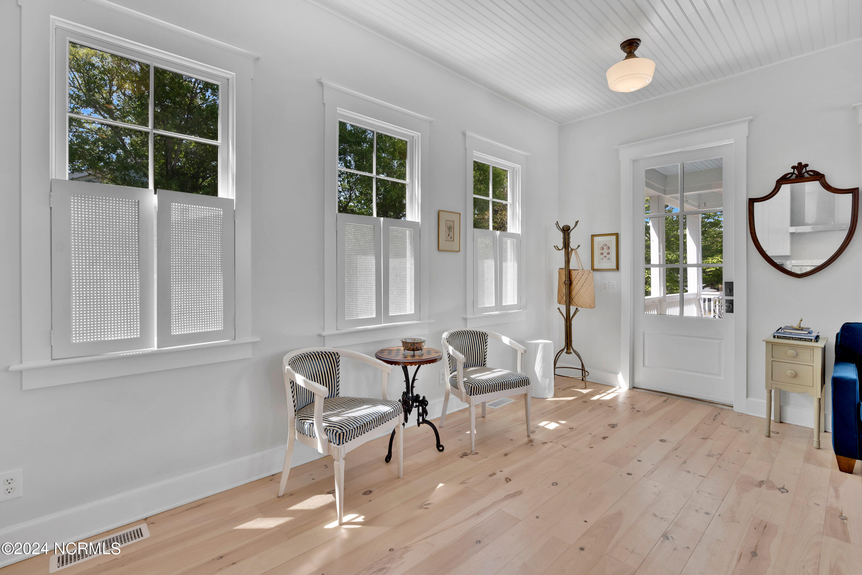 614 Clarendon Avenue