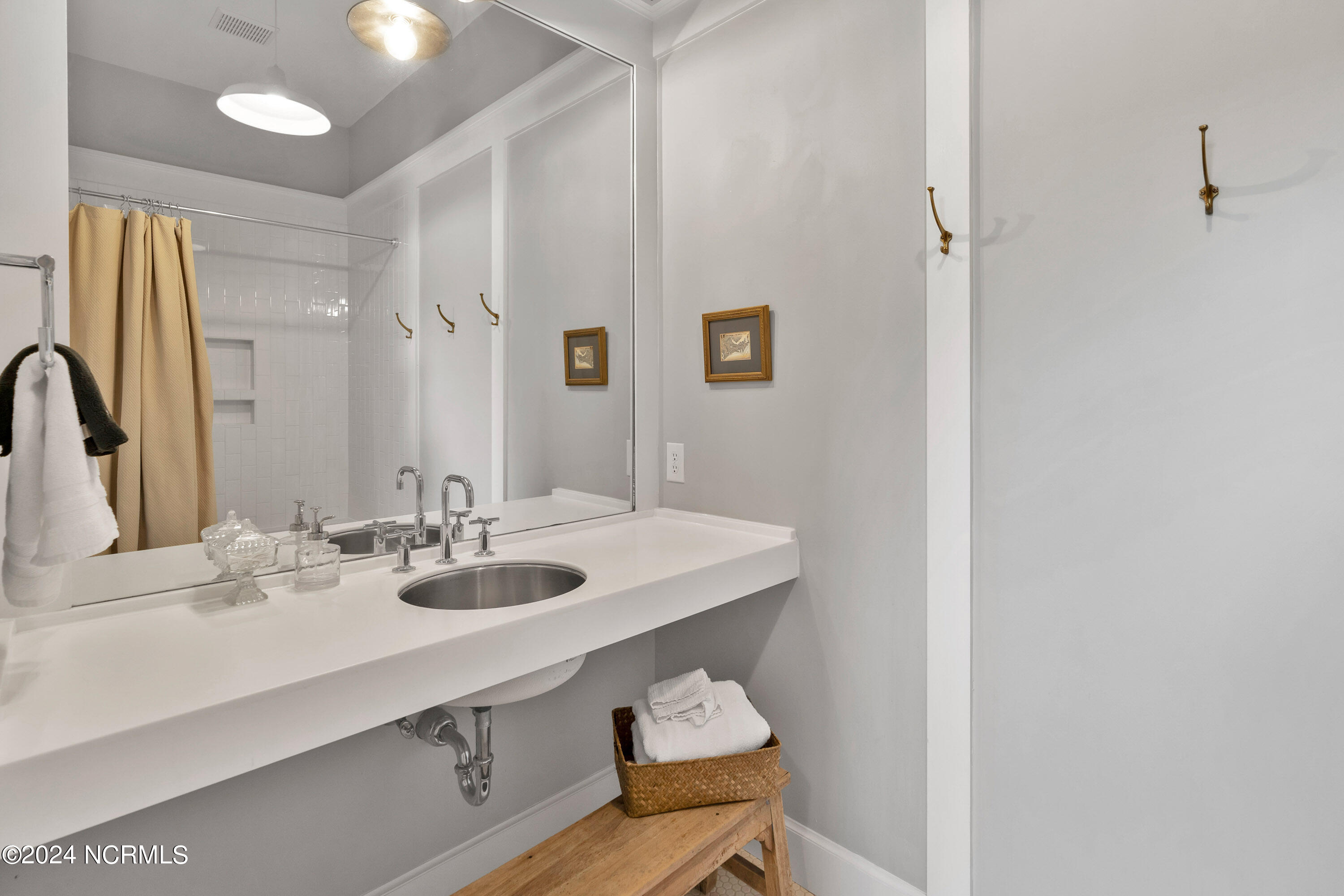 614 Clarendon Avenue