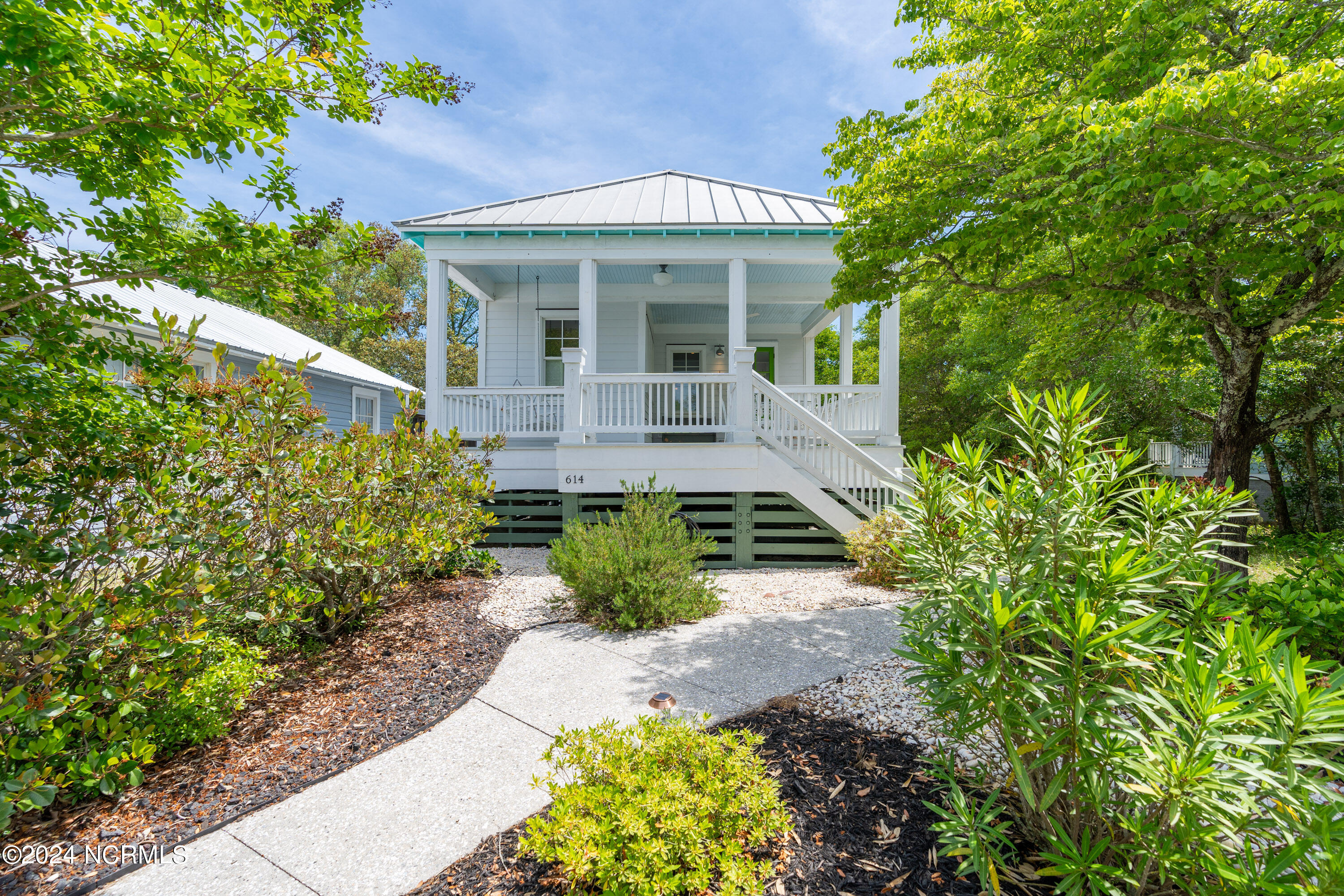 614 Clarendon Avenue