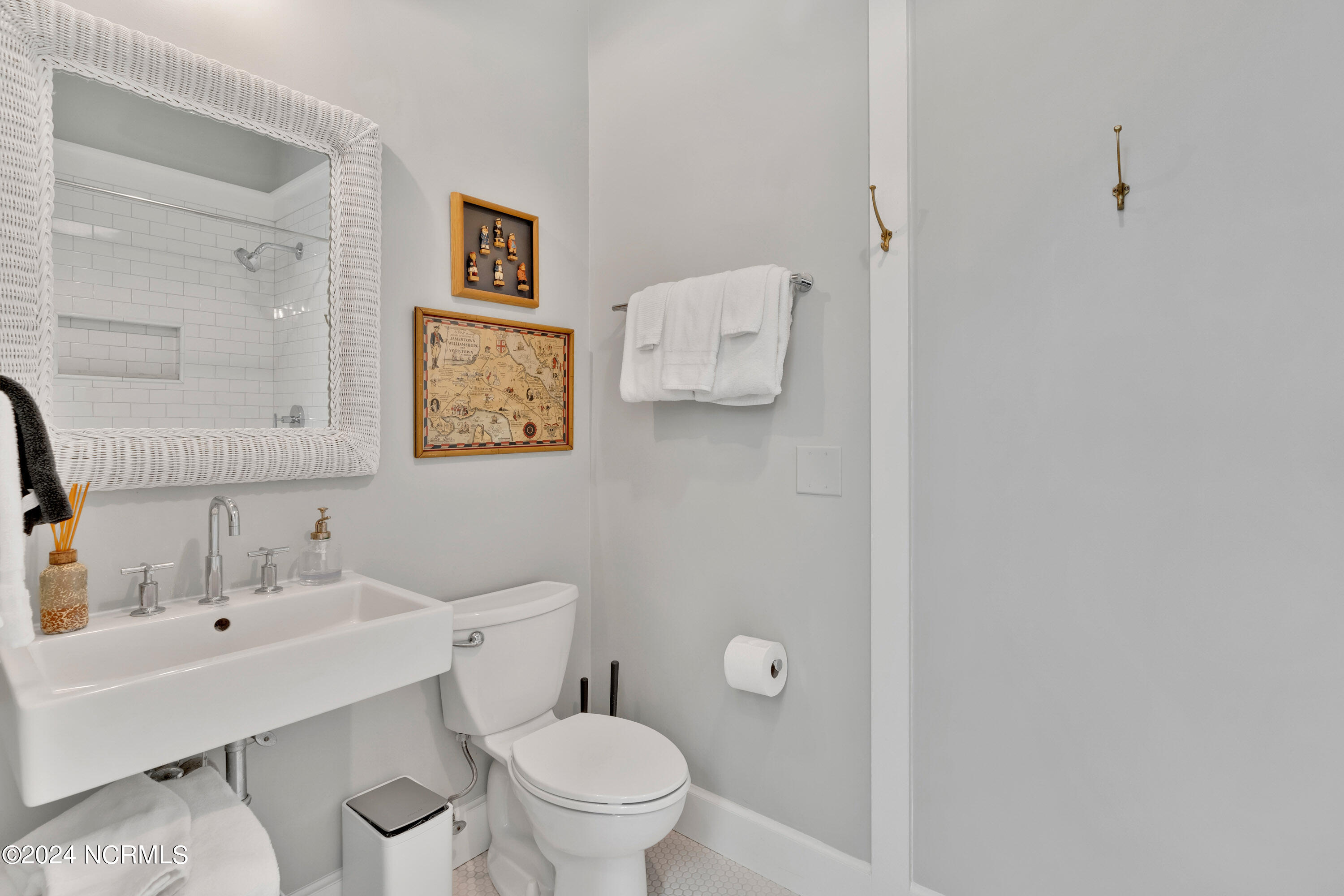 614 Clarendon Avenue