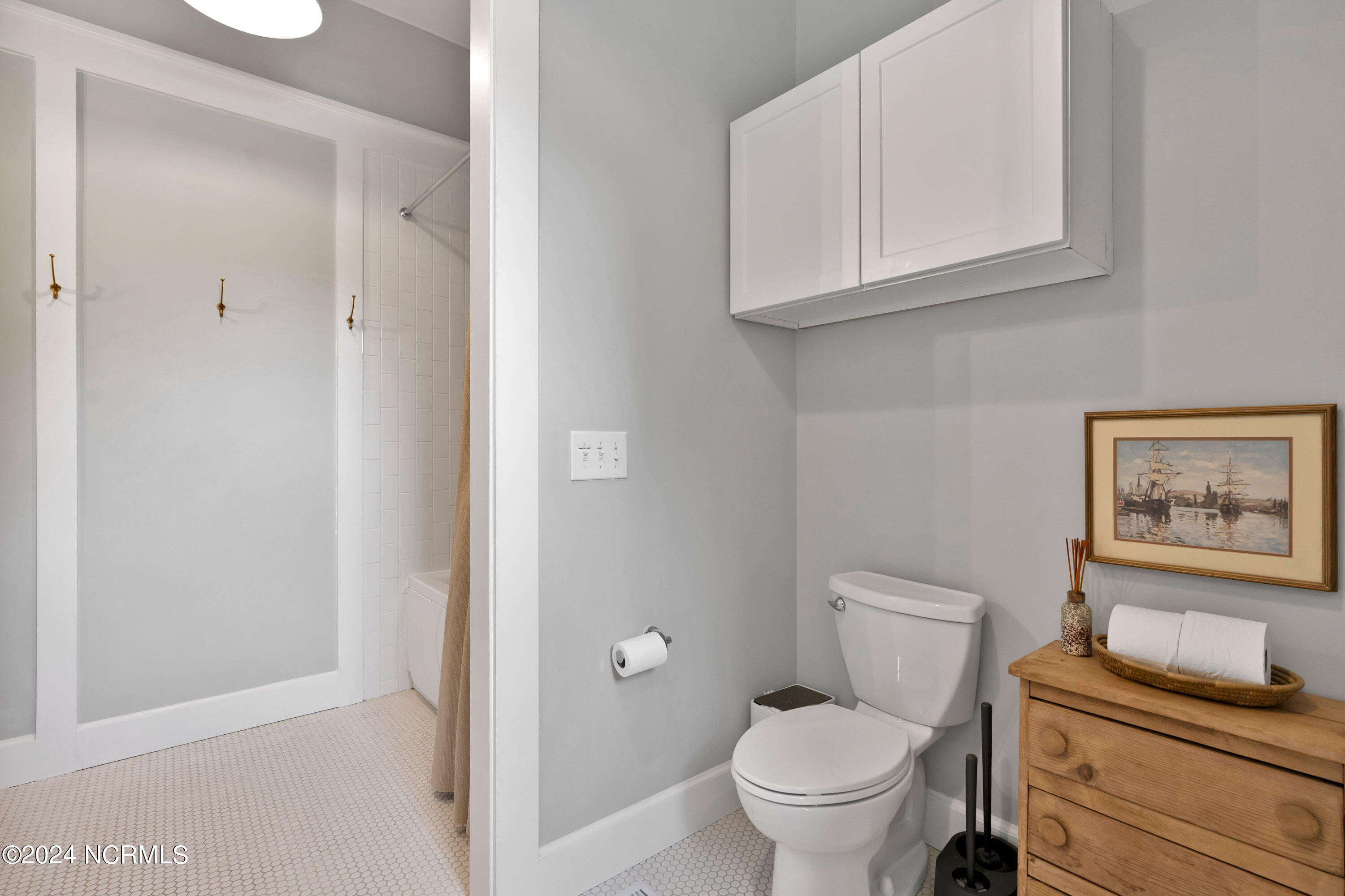 614 Clarendon Avenue