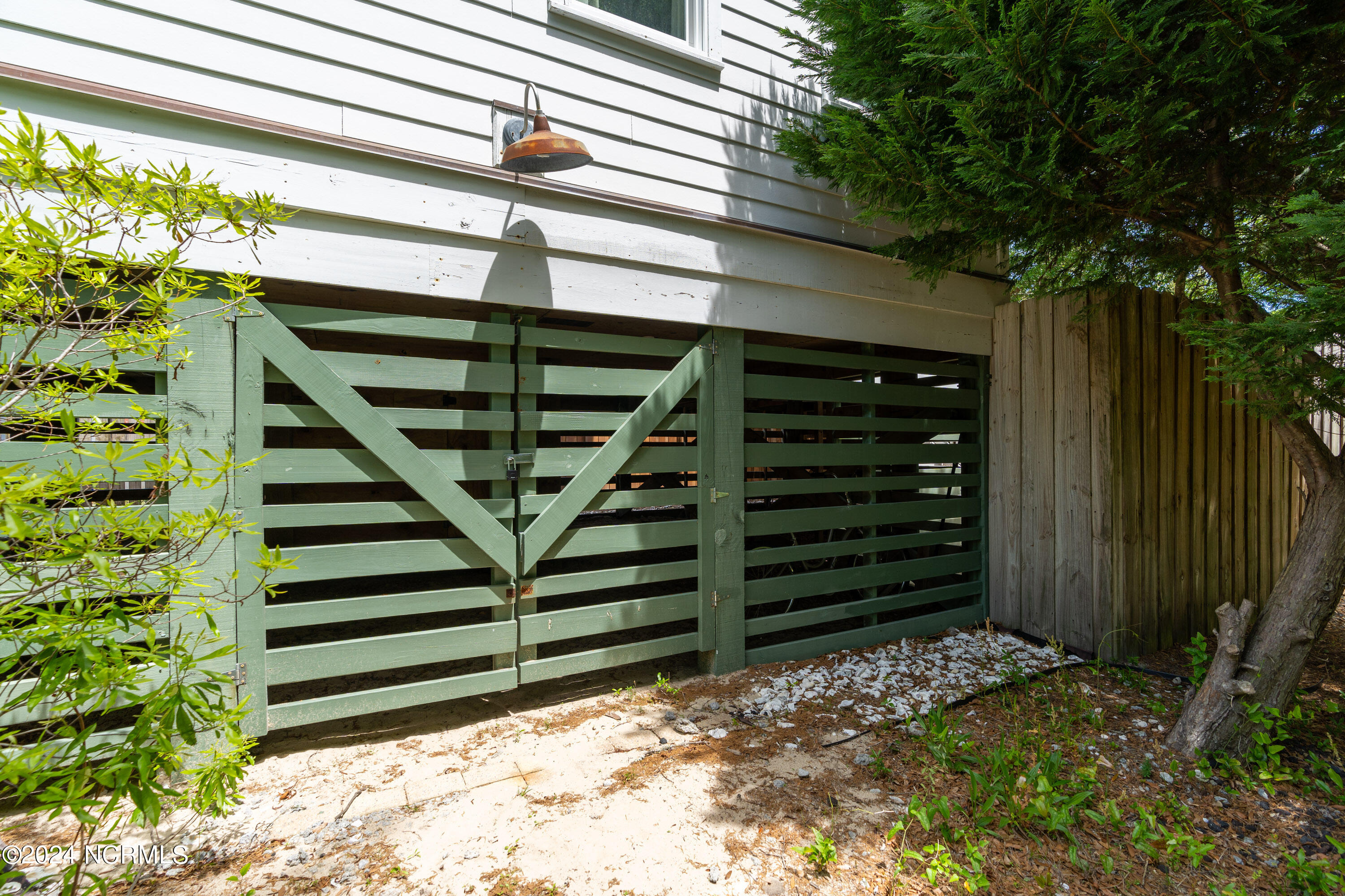 614 Clarendon Avenue