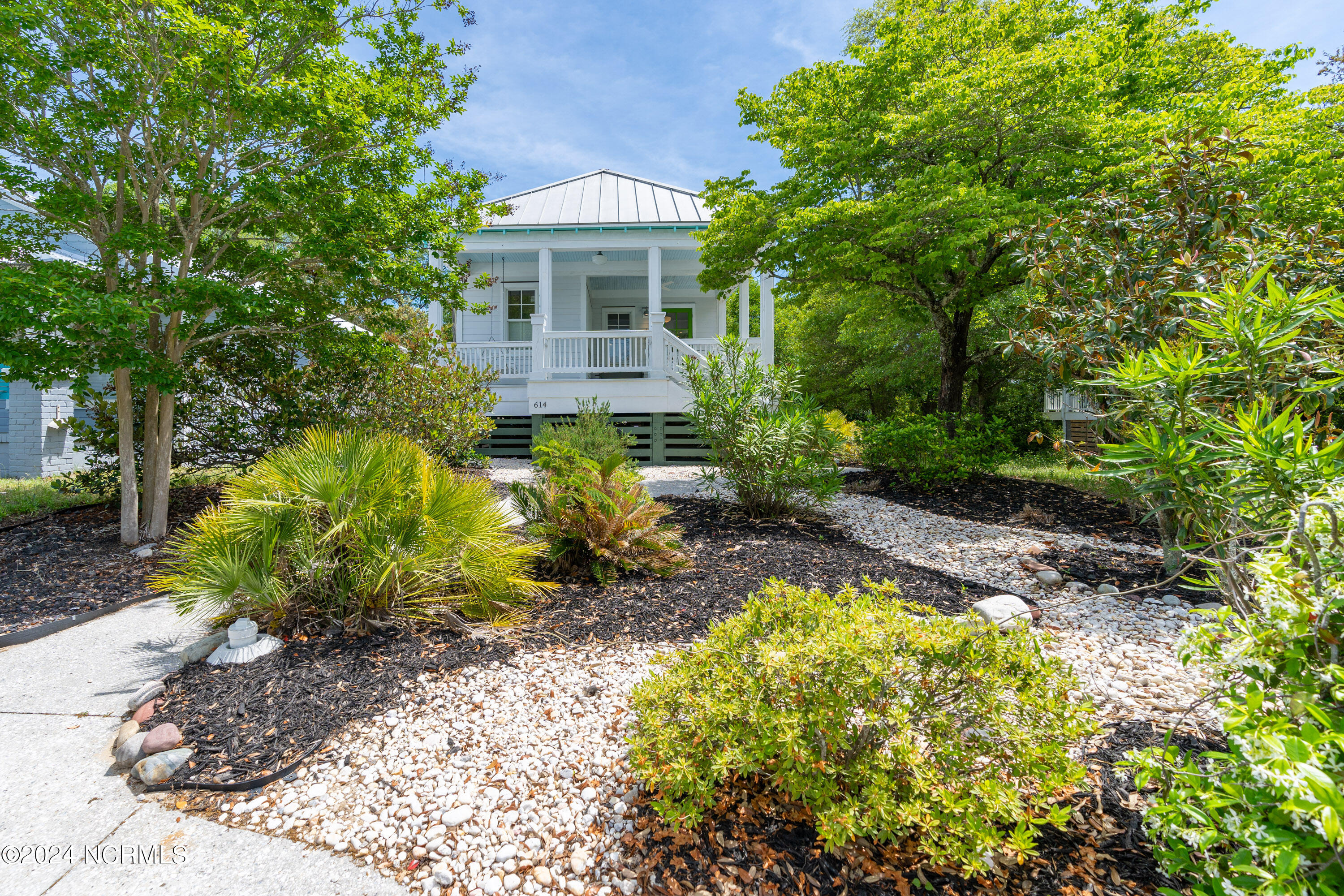 614 Clarendon Avenue