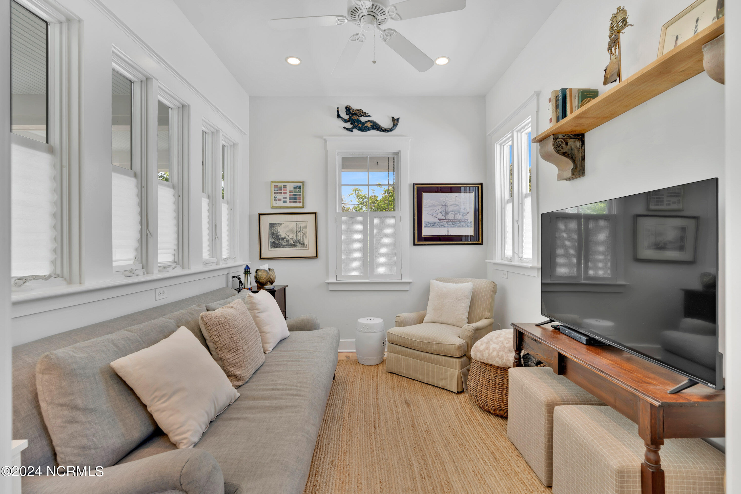 614 Clarendon Avenue