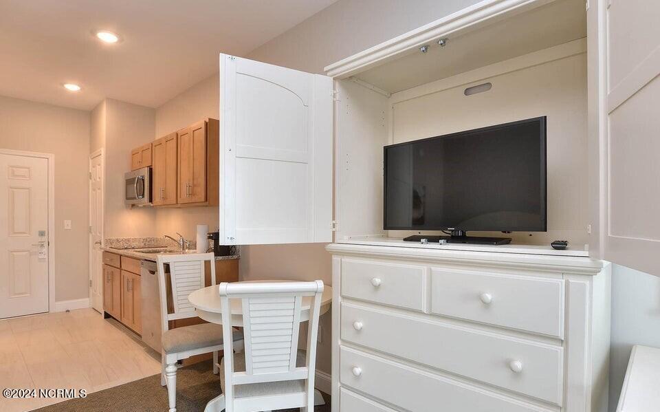 704 E Moore Street, 116