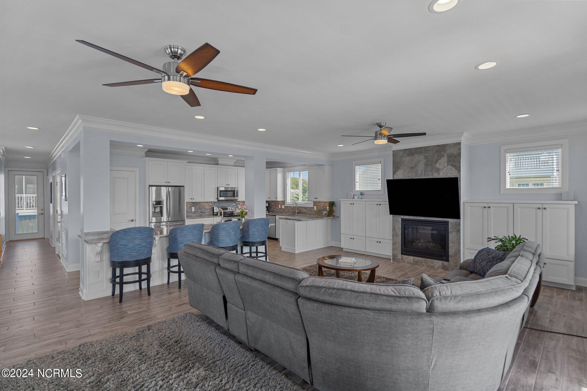 214 Fort Fisher Boulevard S
