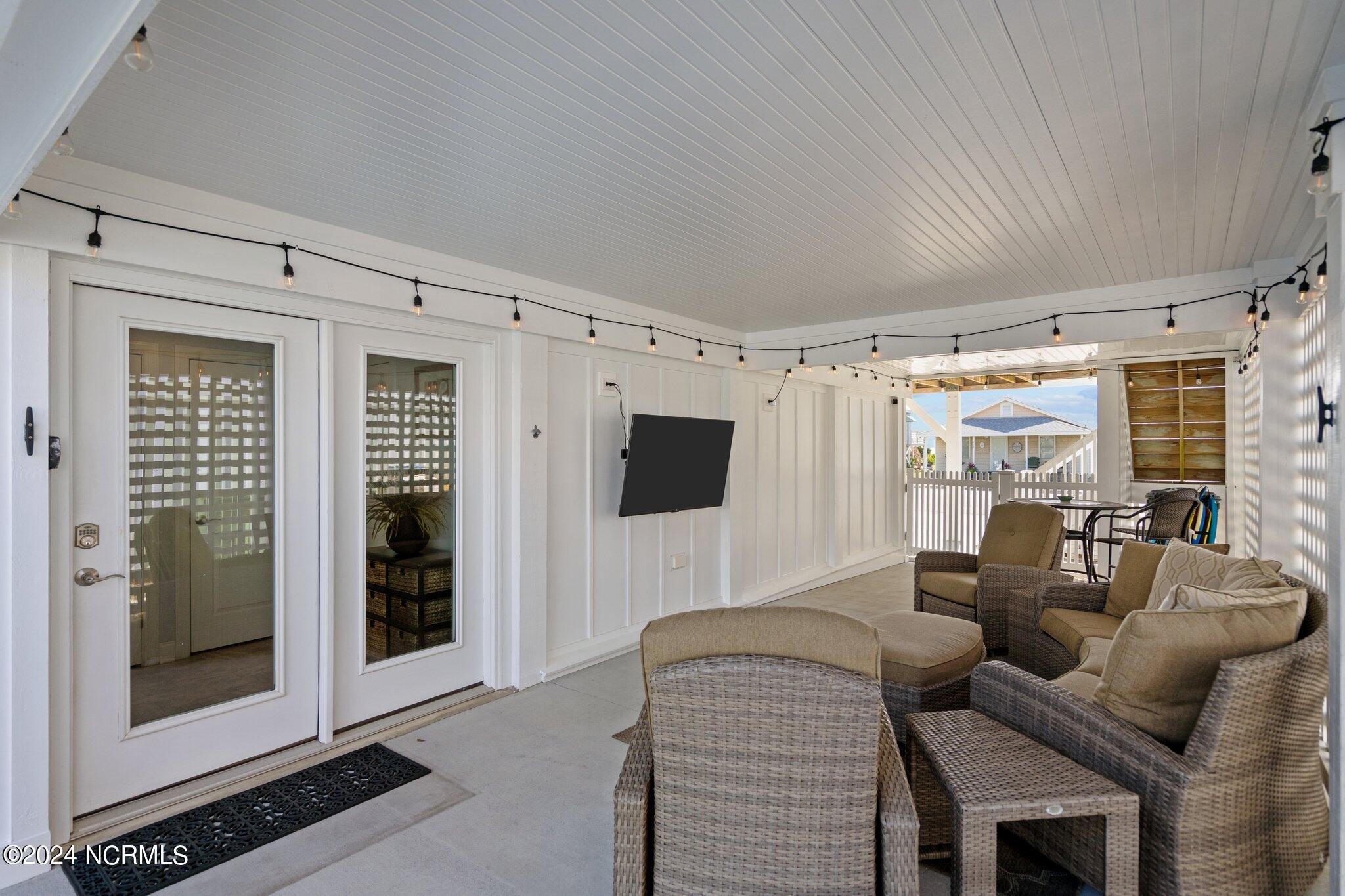 214 Fort Fisher Boulevard S