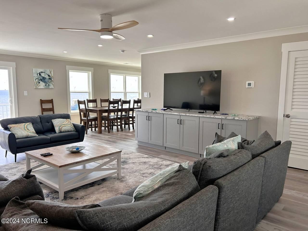 2909 E Beach Drive