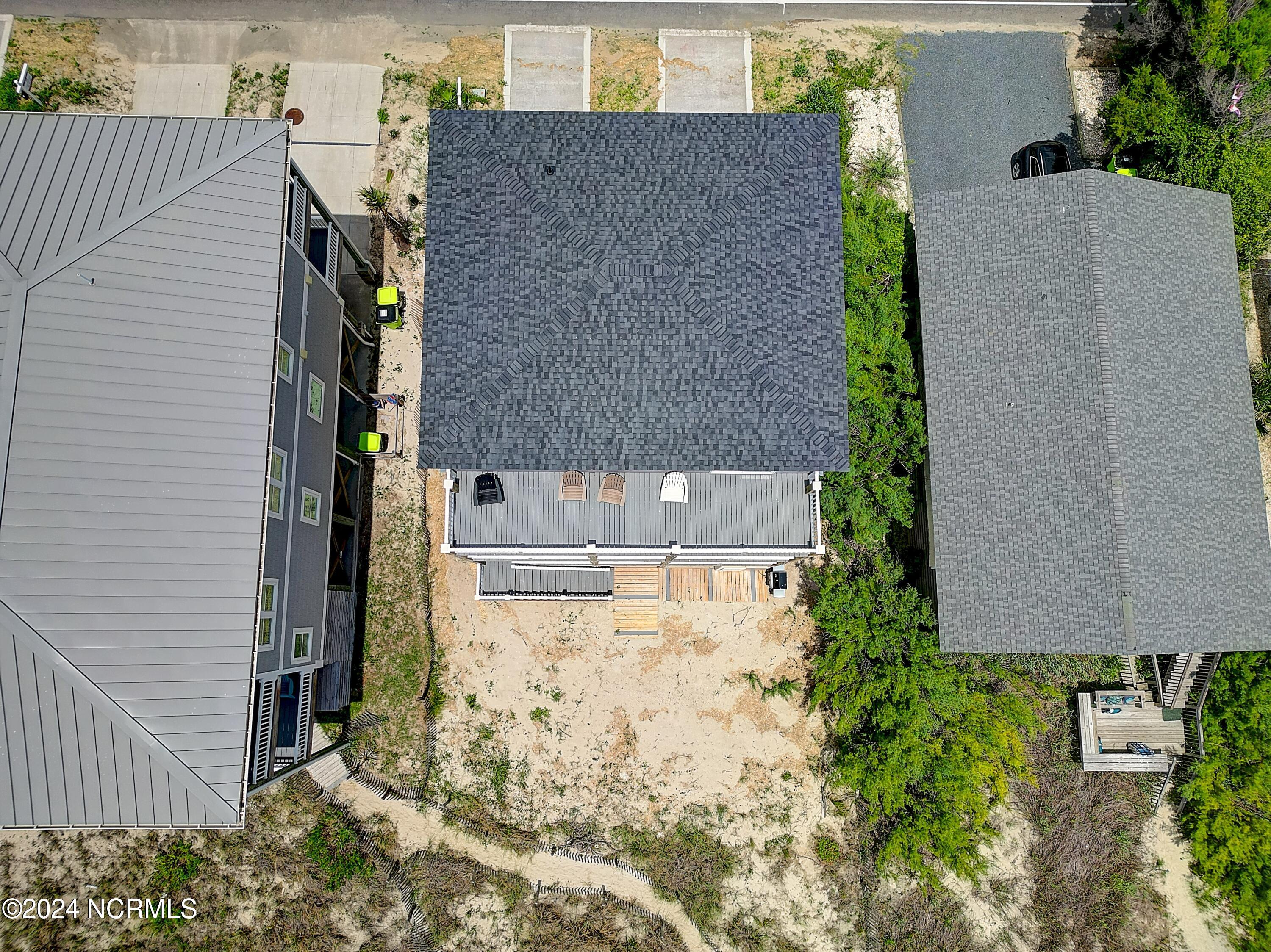 2913 E Beach Drive