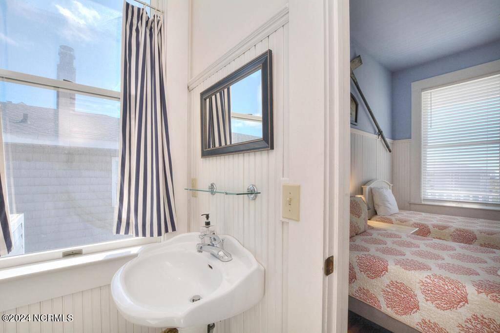 312 Caswell Beach Road