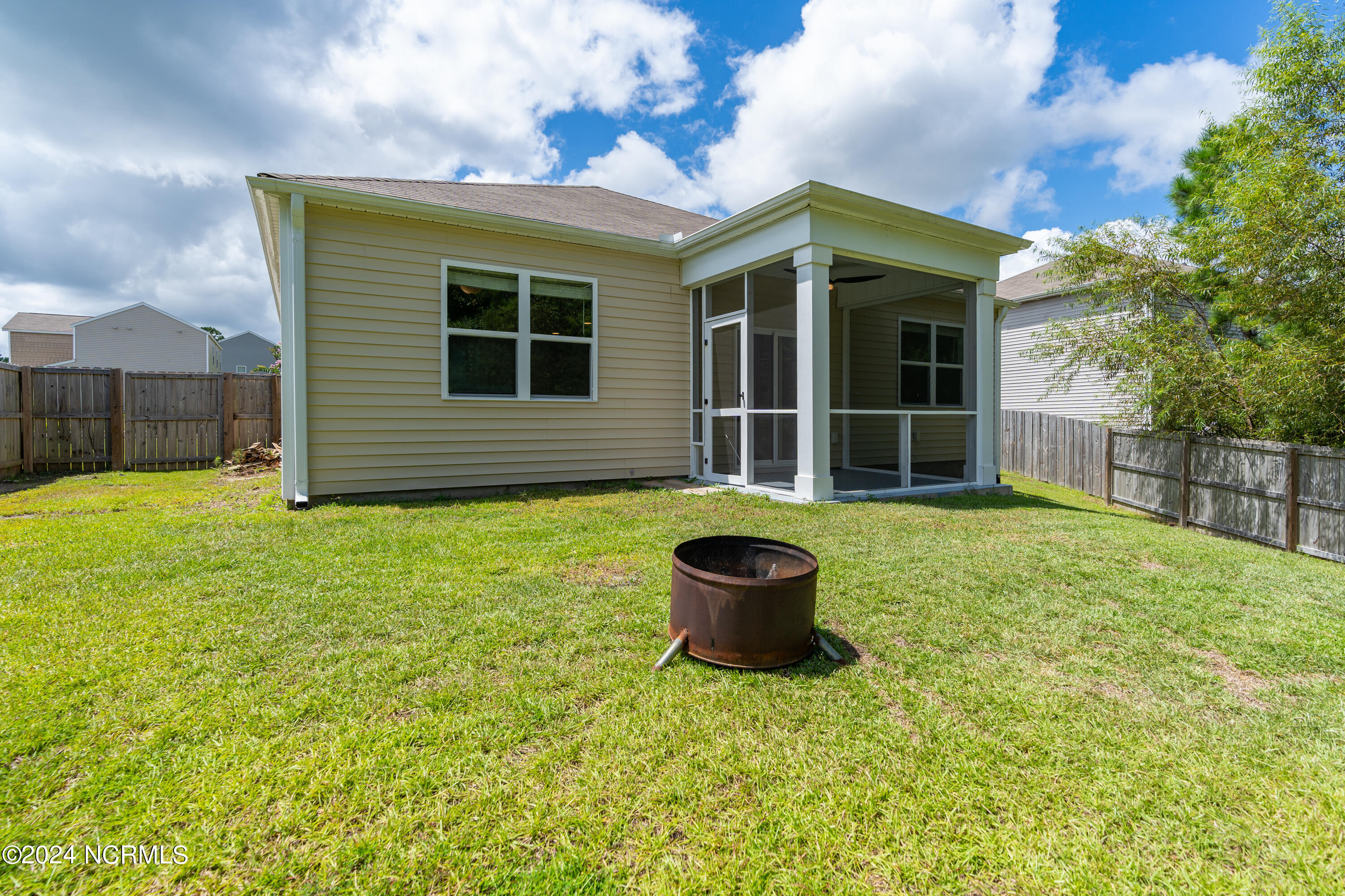 1060 S Fisher King Drive SE