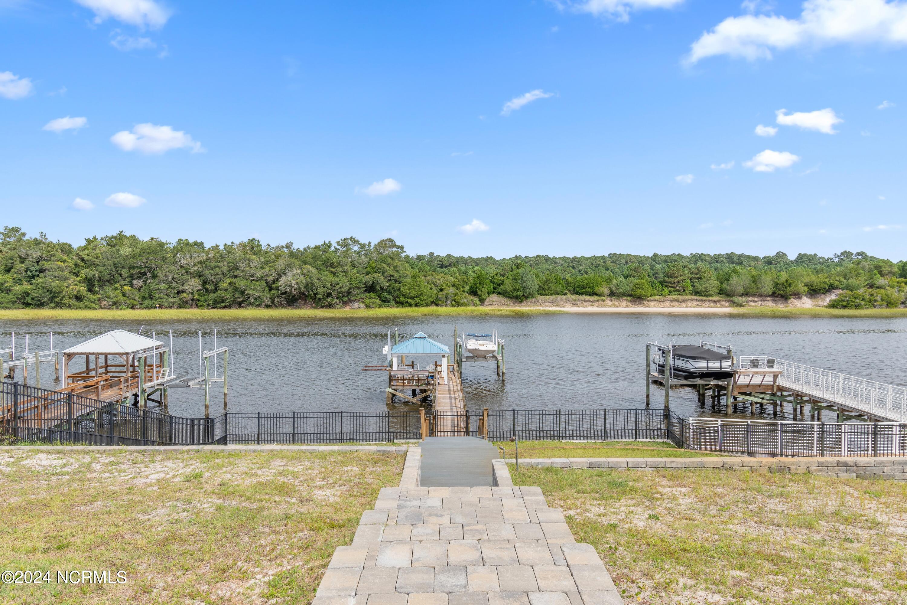 404 W Yacht Drive