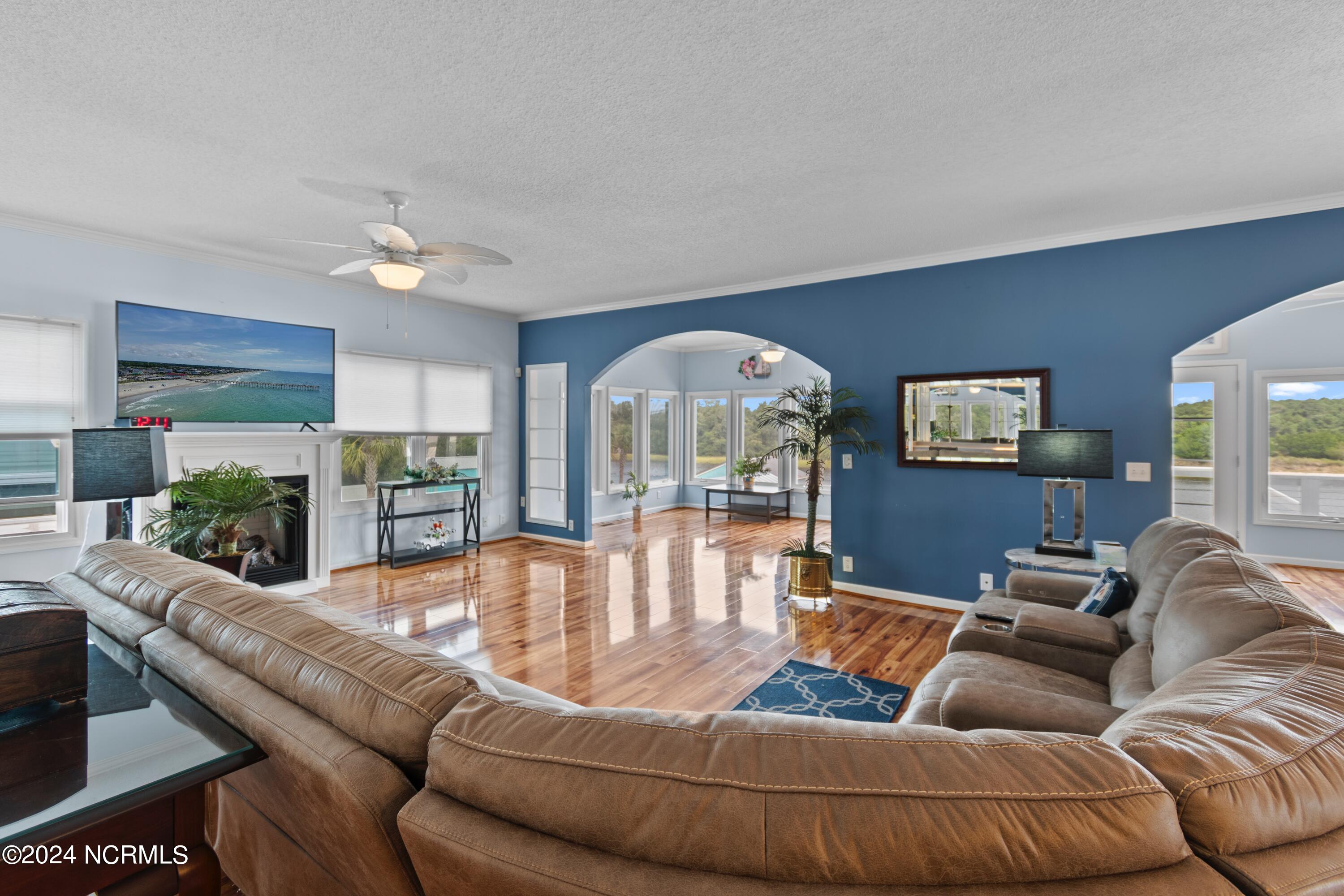 404 W Yacht Drive