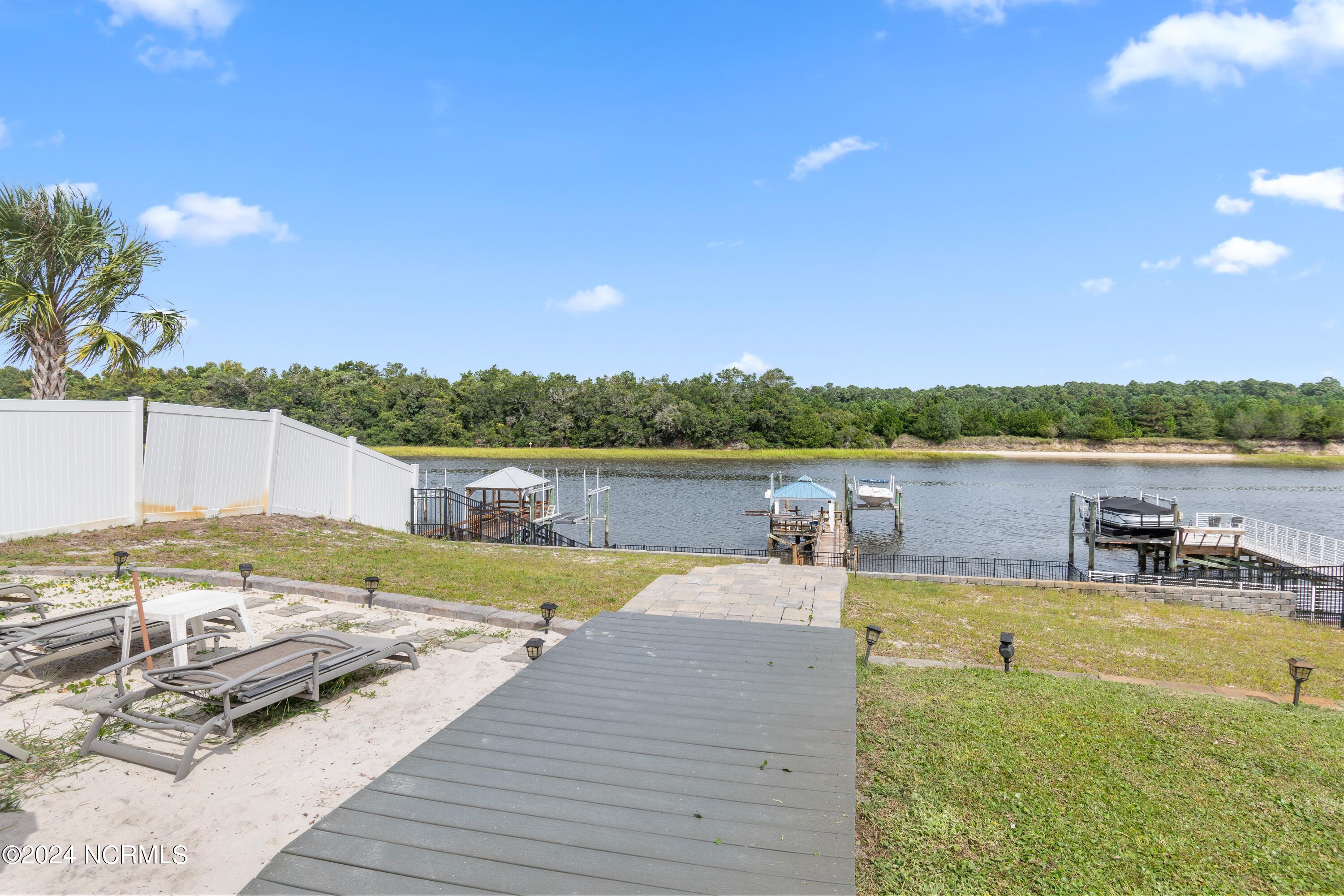 404 W Yacht Drive