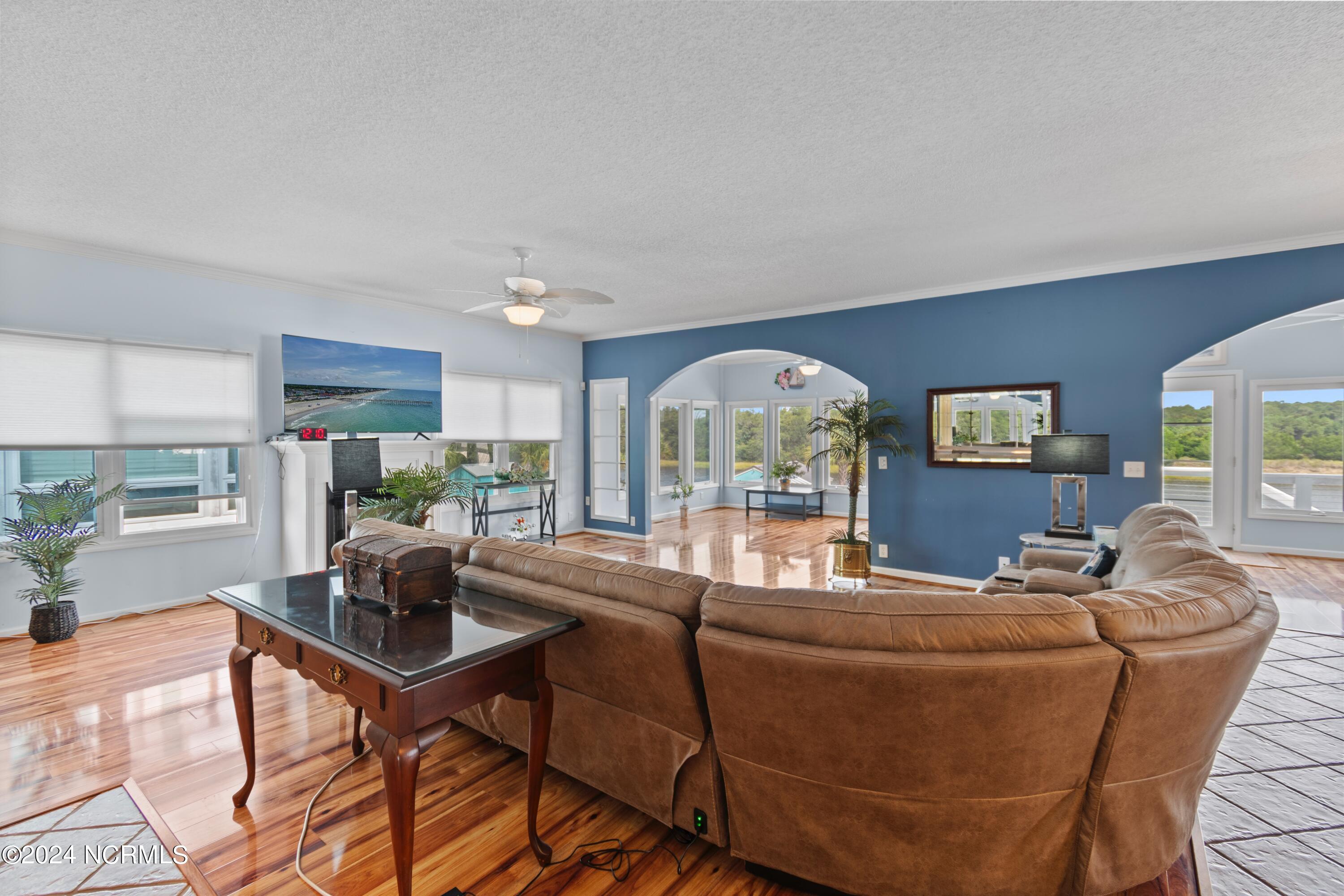 404 W Yacht Drive