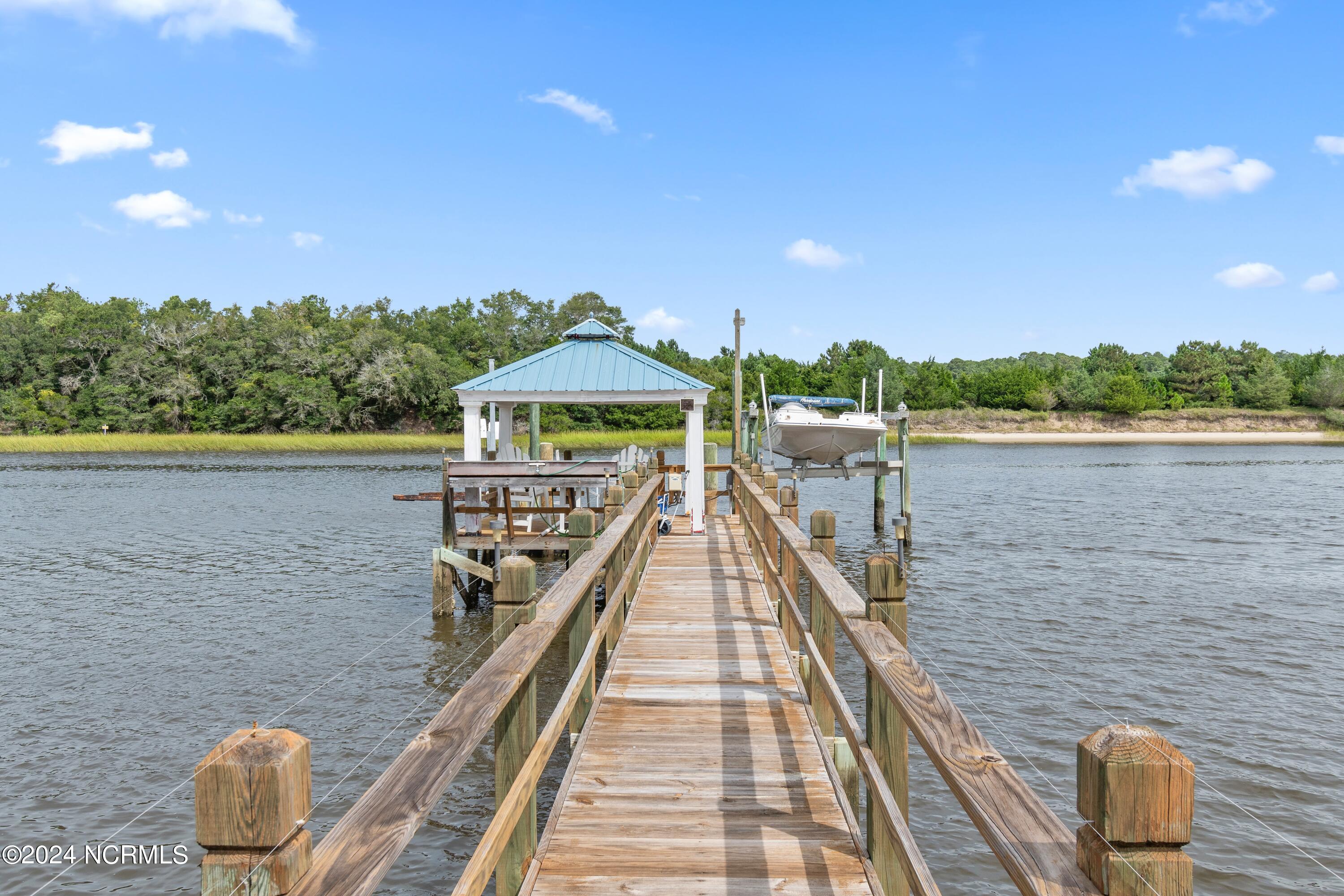 404 W Yacht Drive