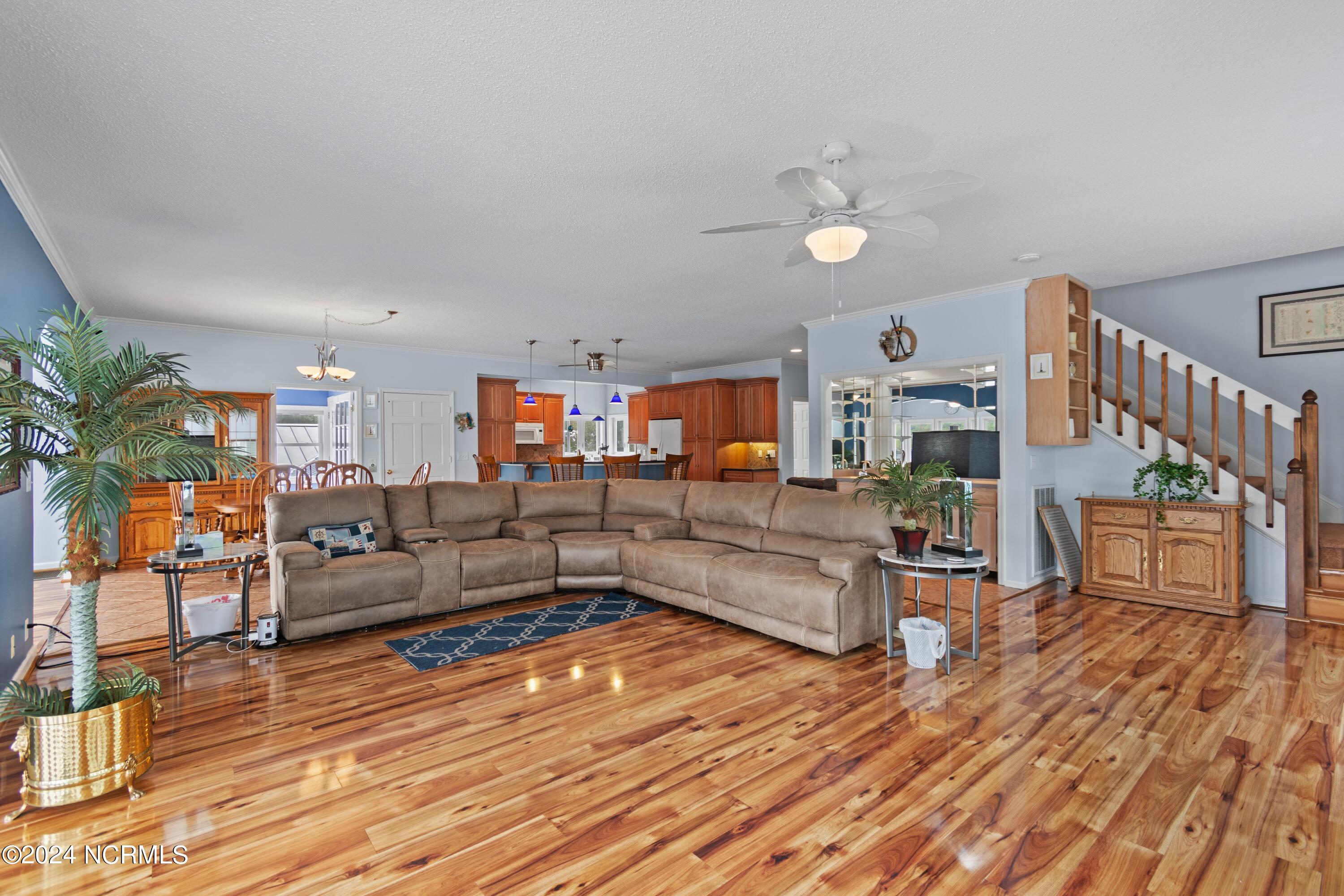 404 W Yacht Drive