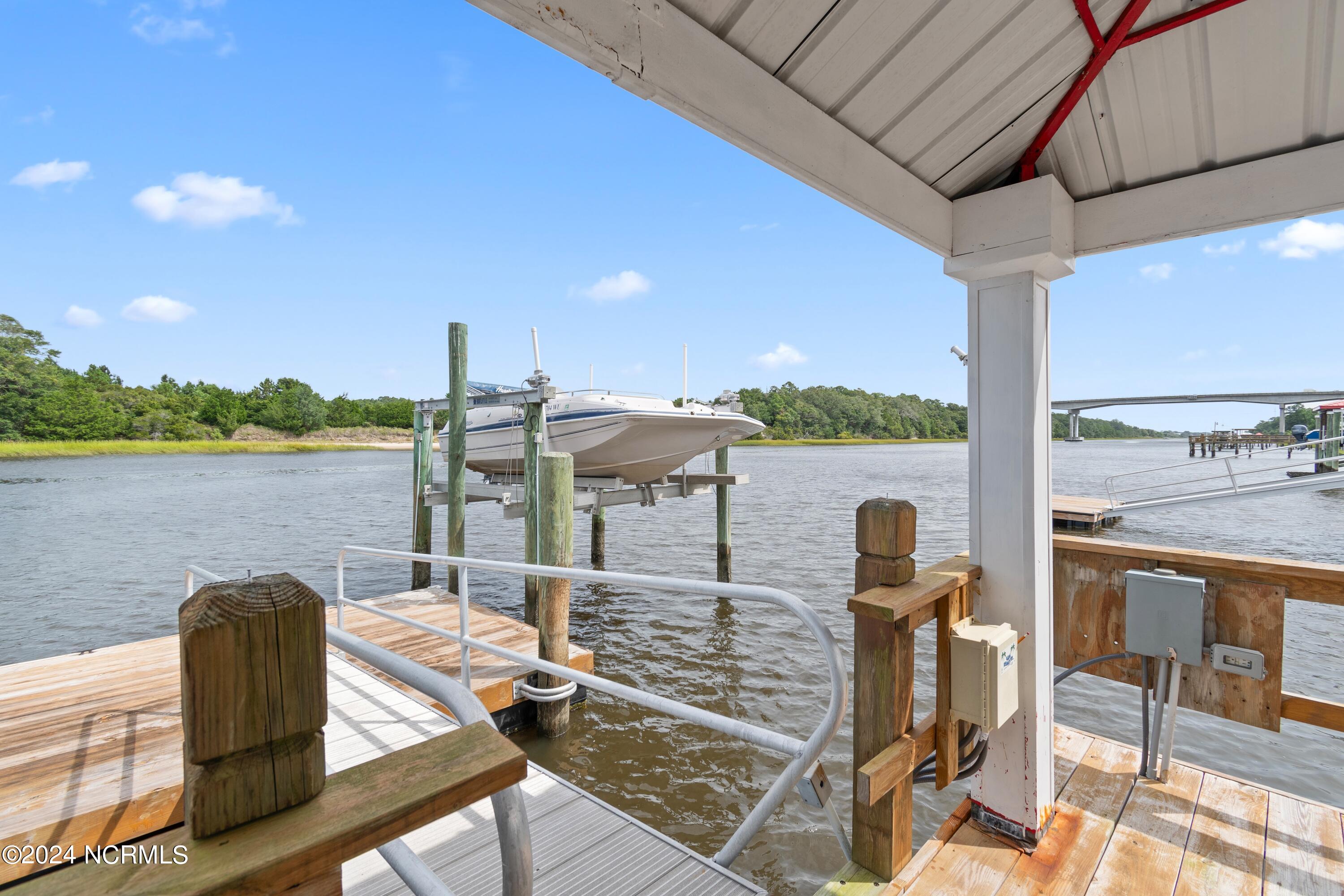 404 W Yacht Drive