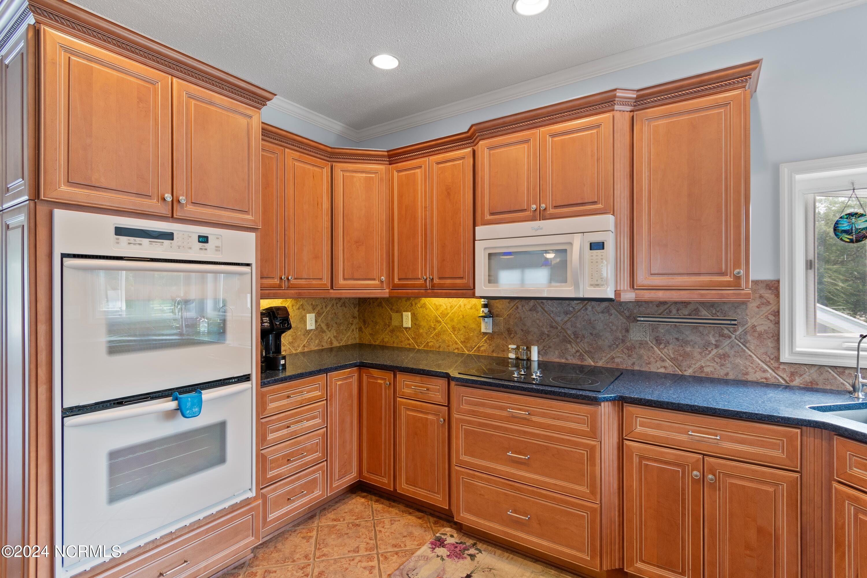 404 W Yacht Drive