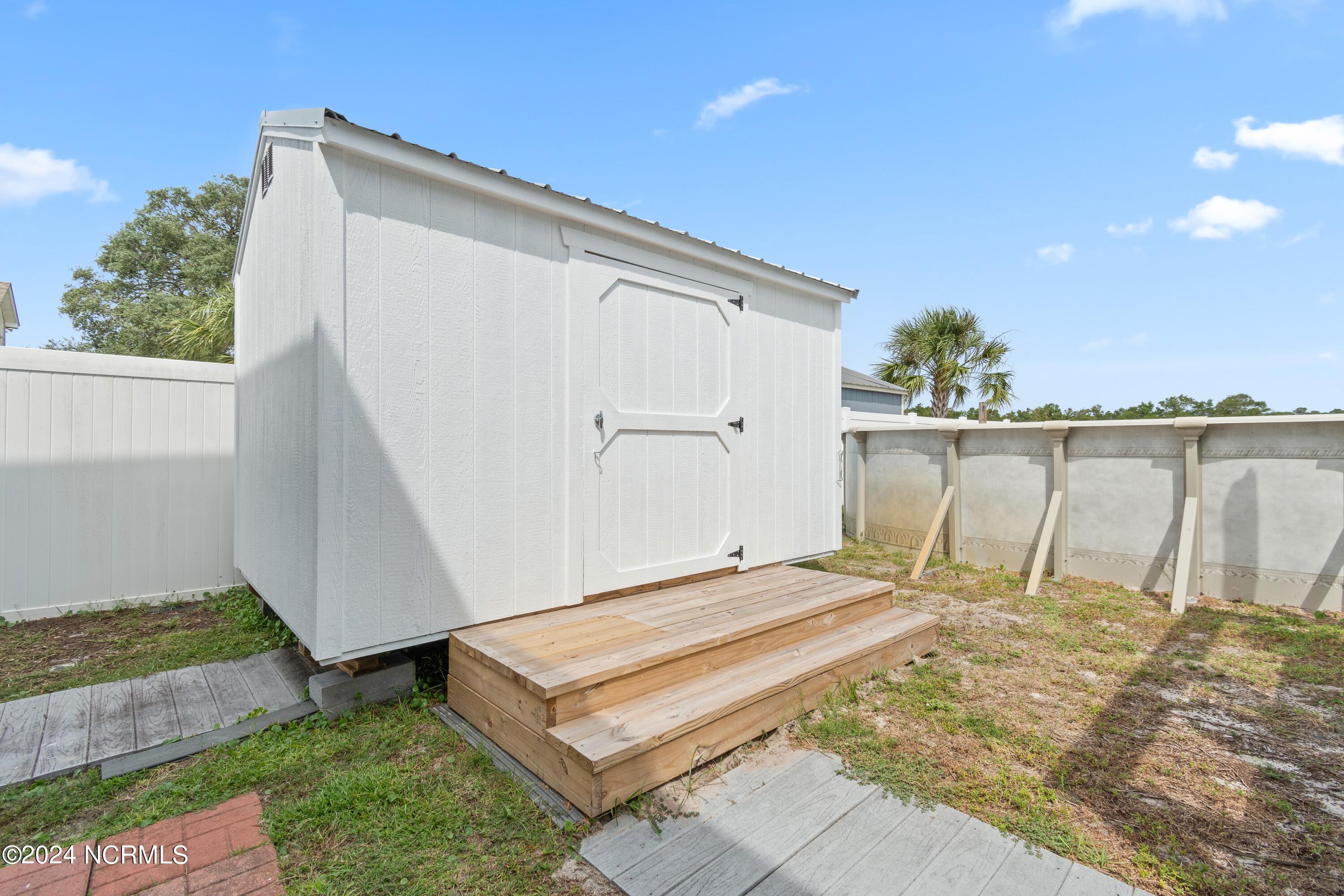 404 W Yacht Drive