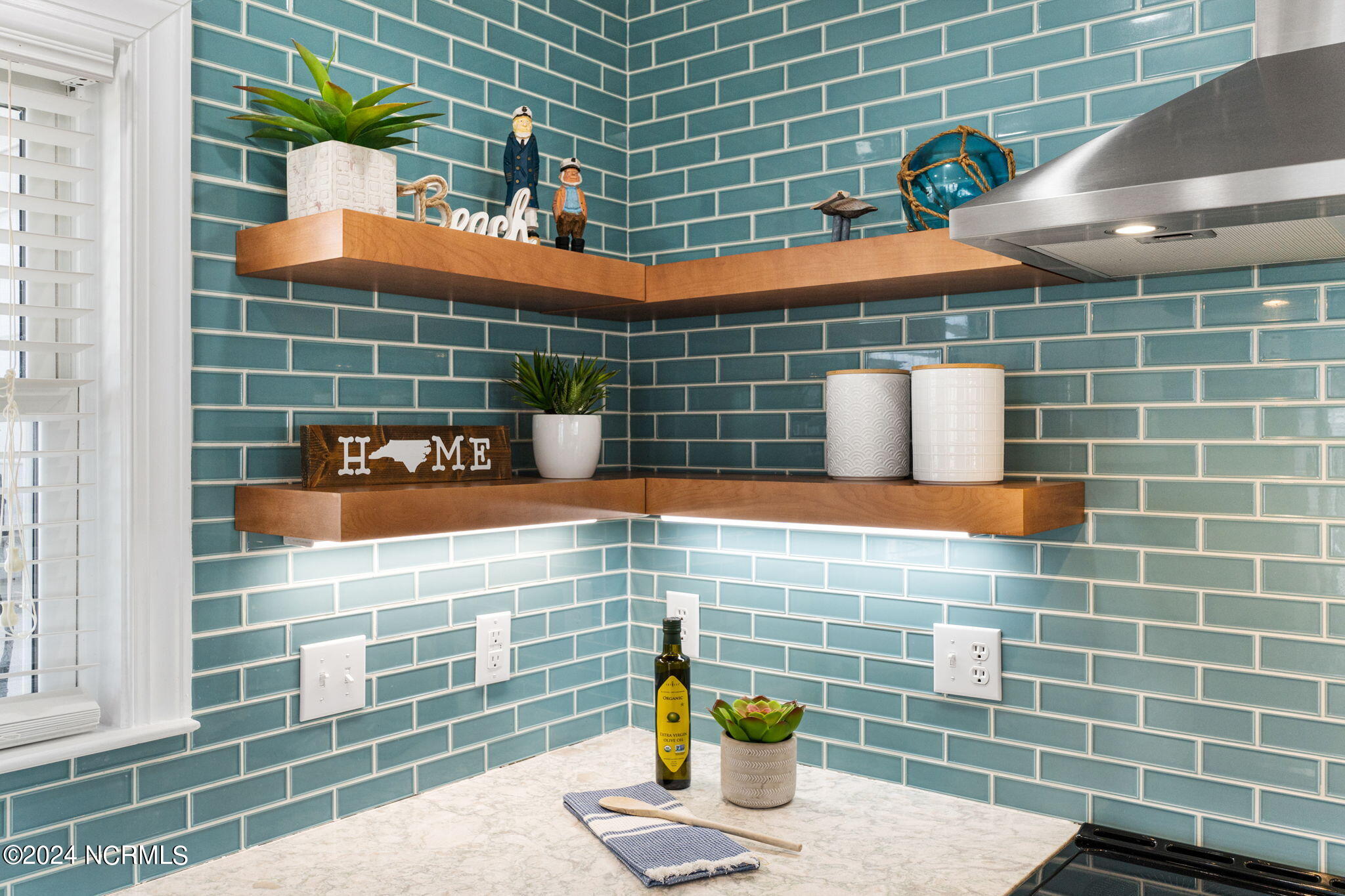 1730 W Dolphin Drive