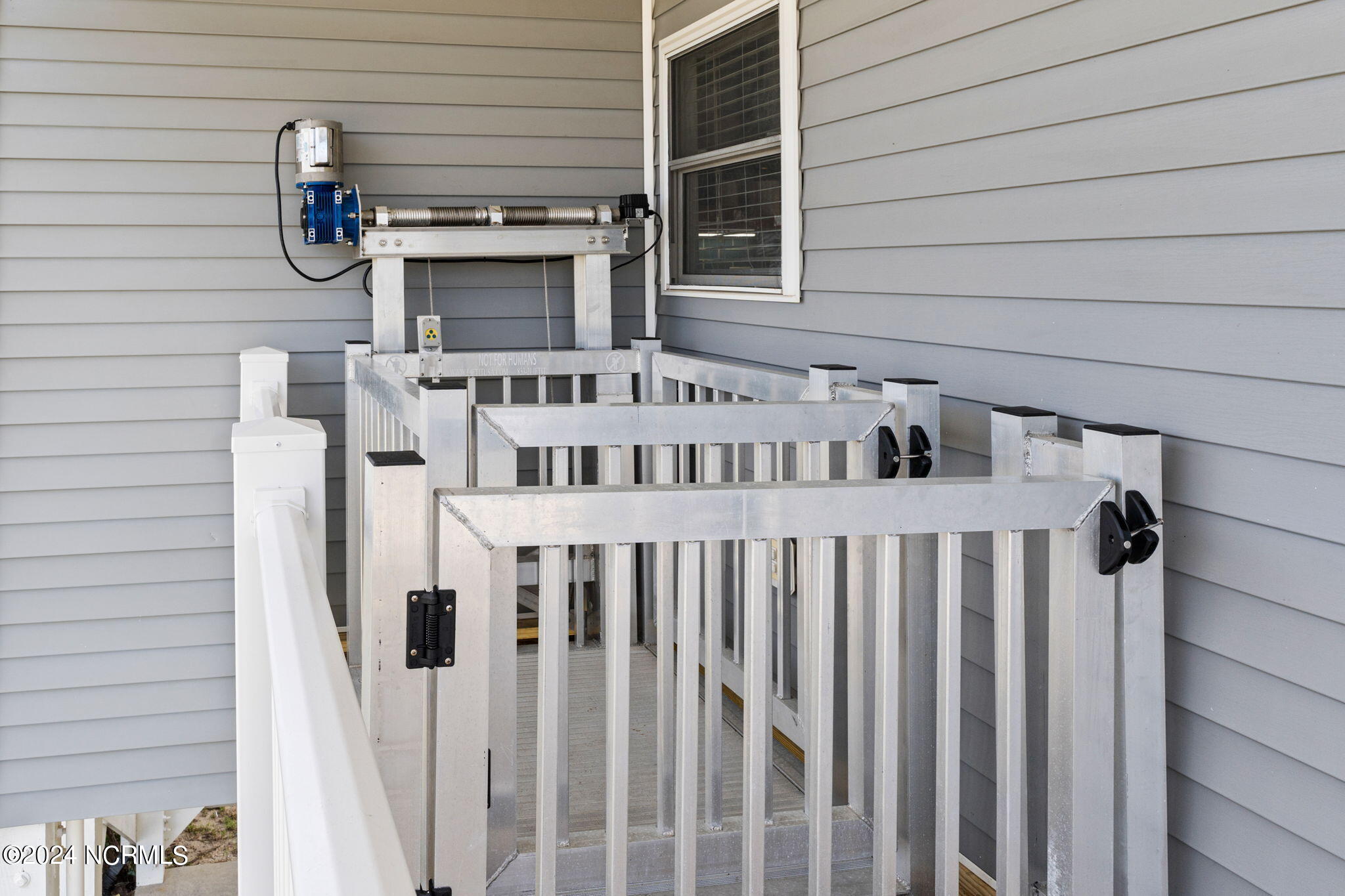 1730 W Dolphin Drive