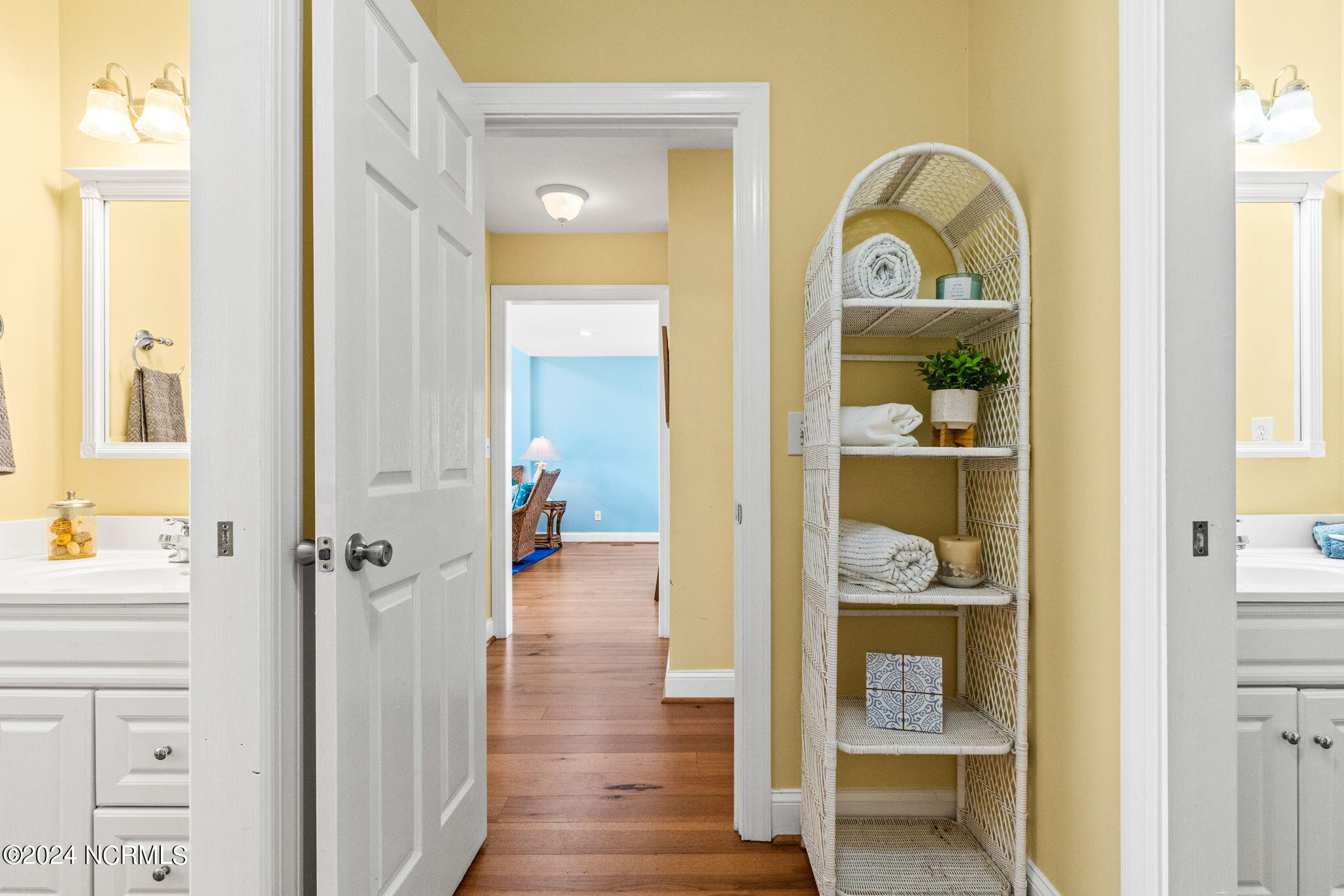 1730 W Dolphin Drive