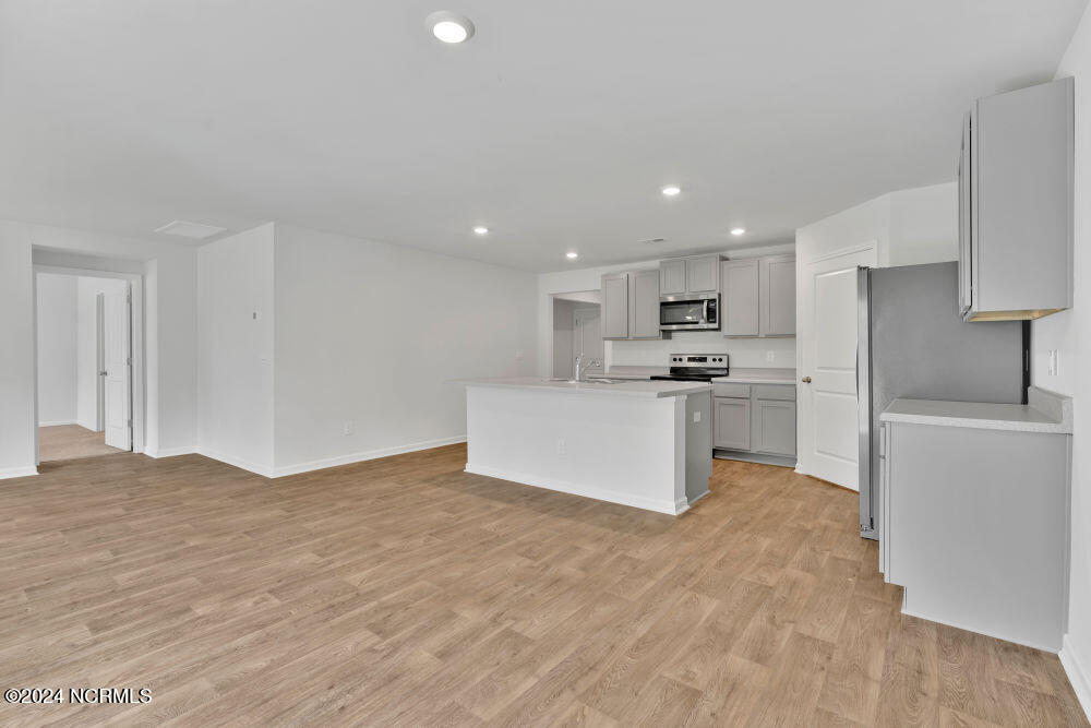 8340 E Highcroft Drive NE