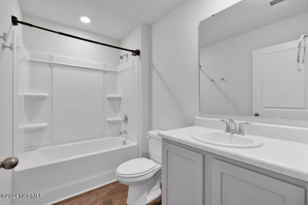 8340 E Highcroft Drive NE