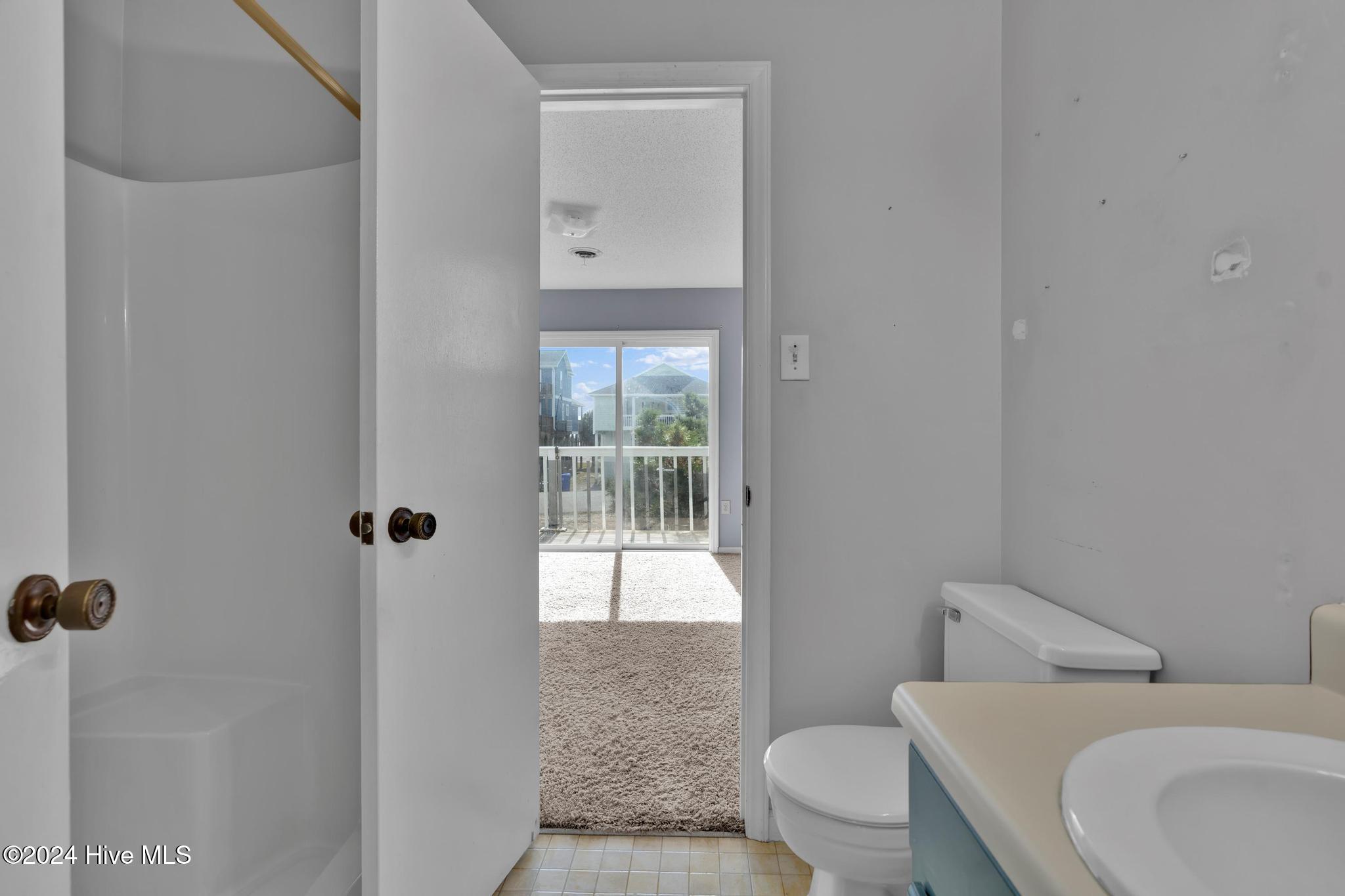 2318 W Dolphin Drive