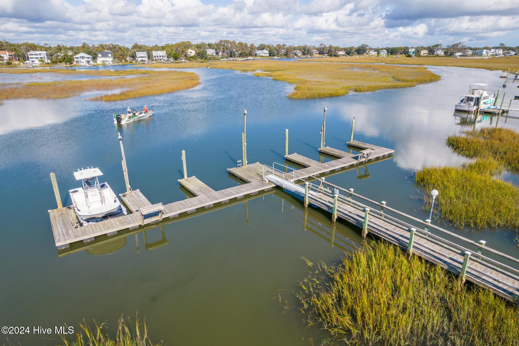 2318 W Dolphin Drive