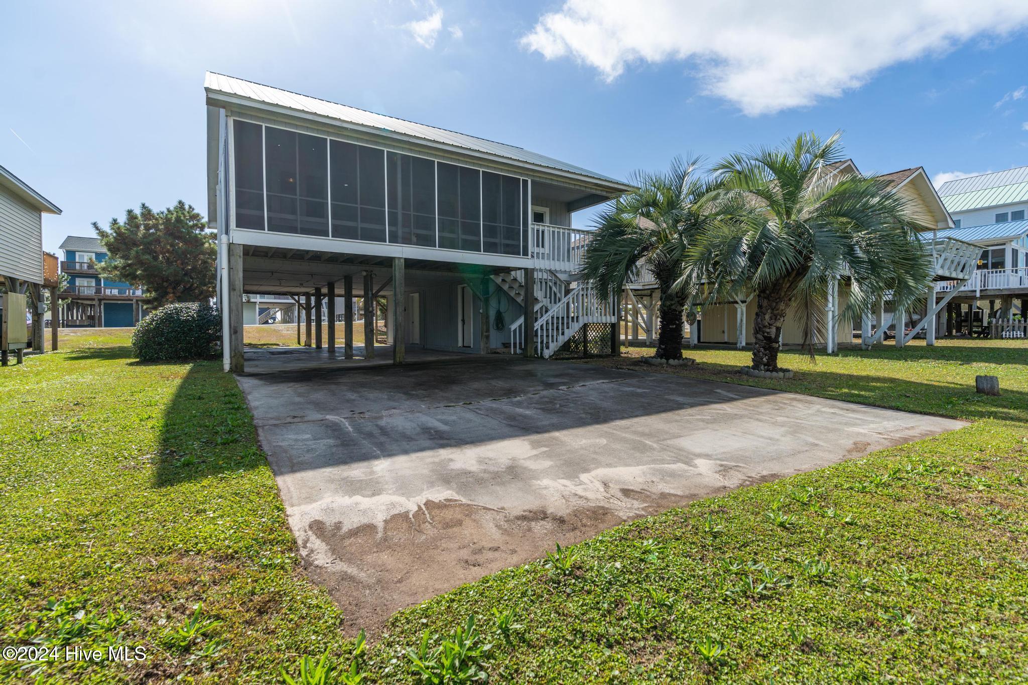 2318 W Dolphin Drive