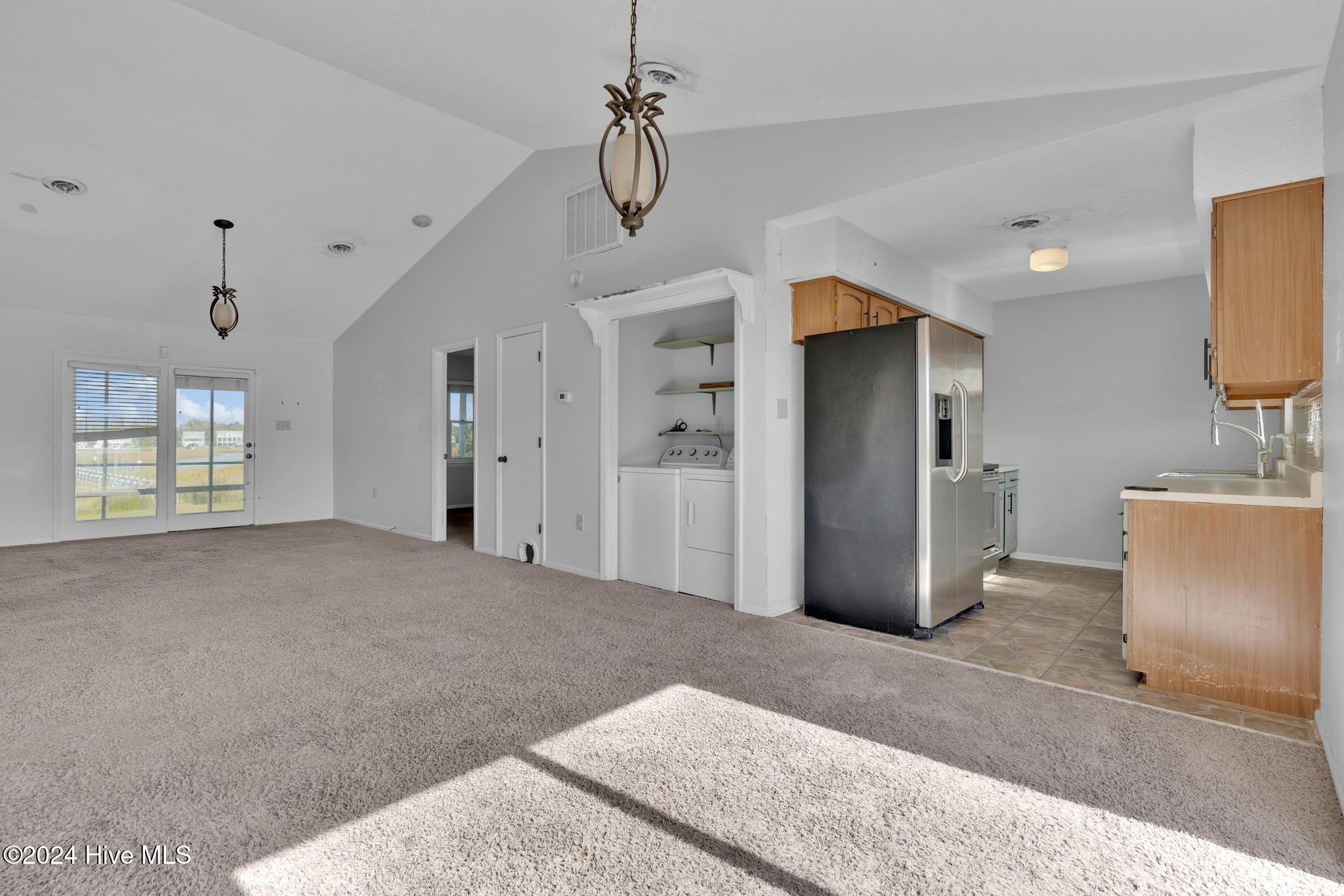 2318 W Dolphin Drive