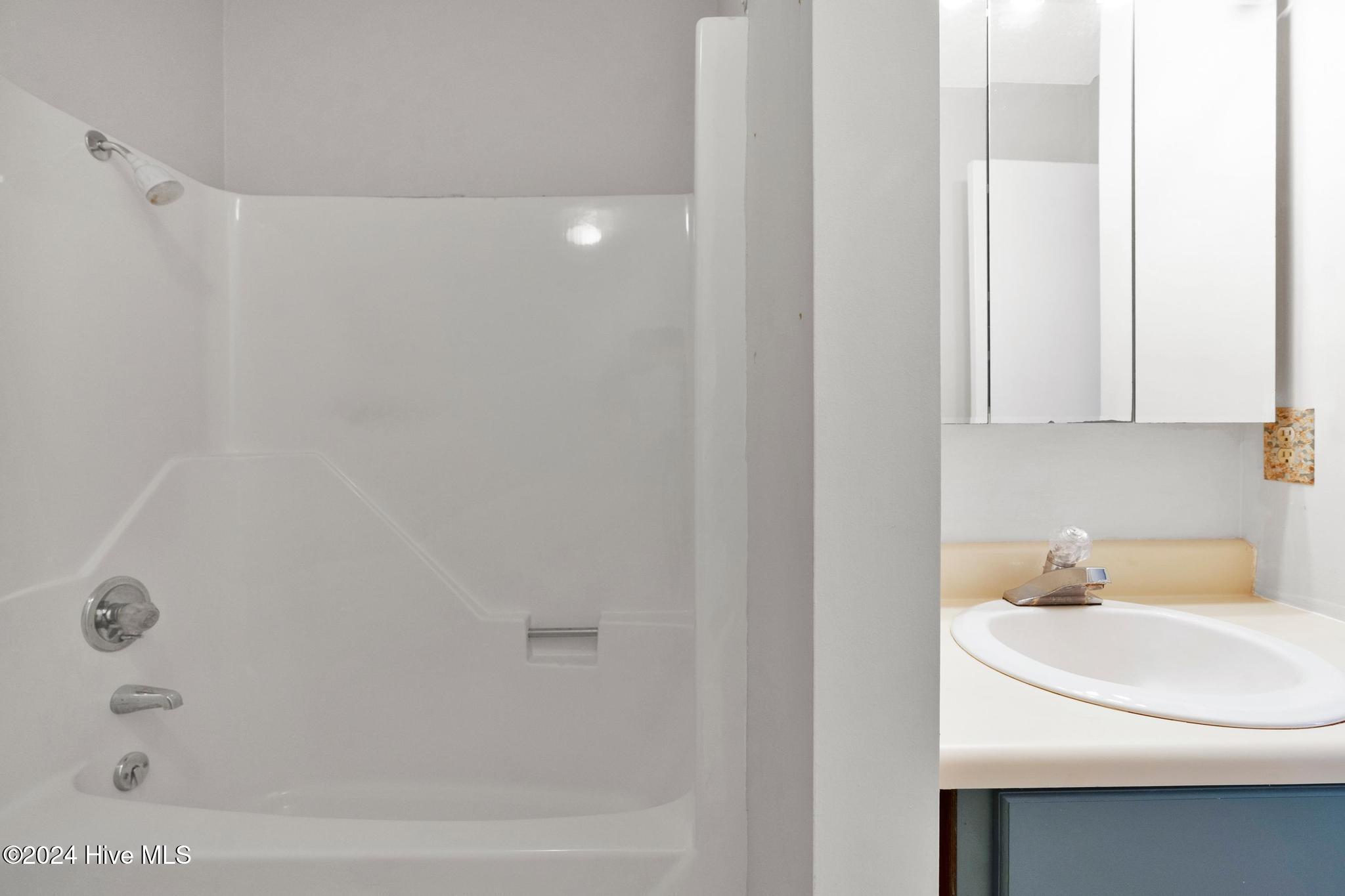 2318 W Dolphin Drive