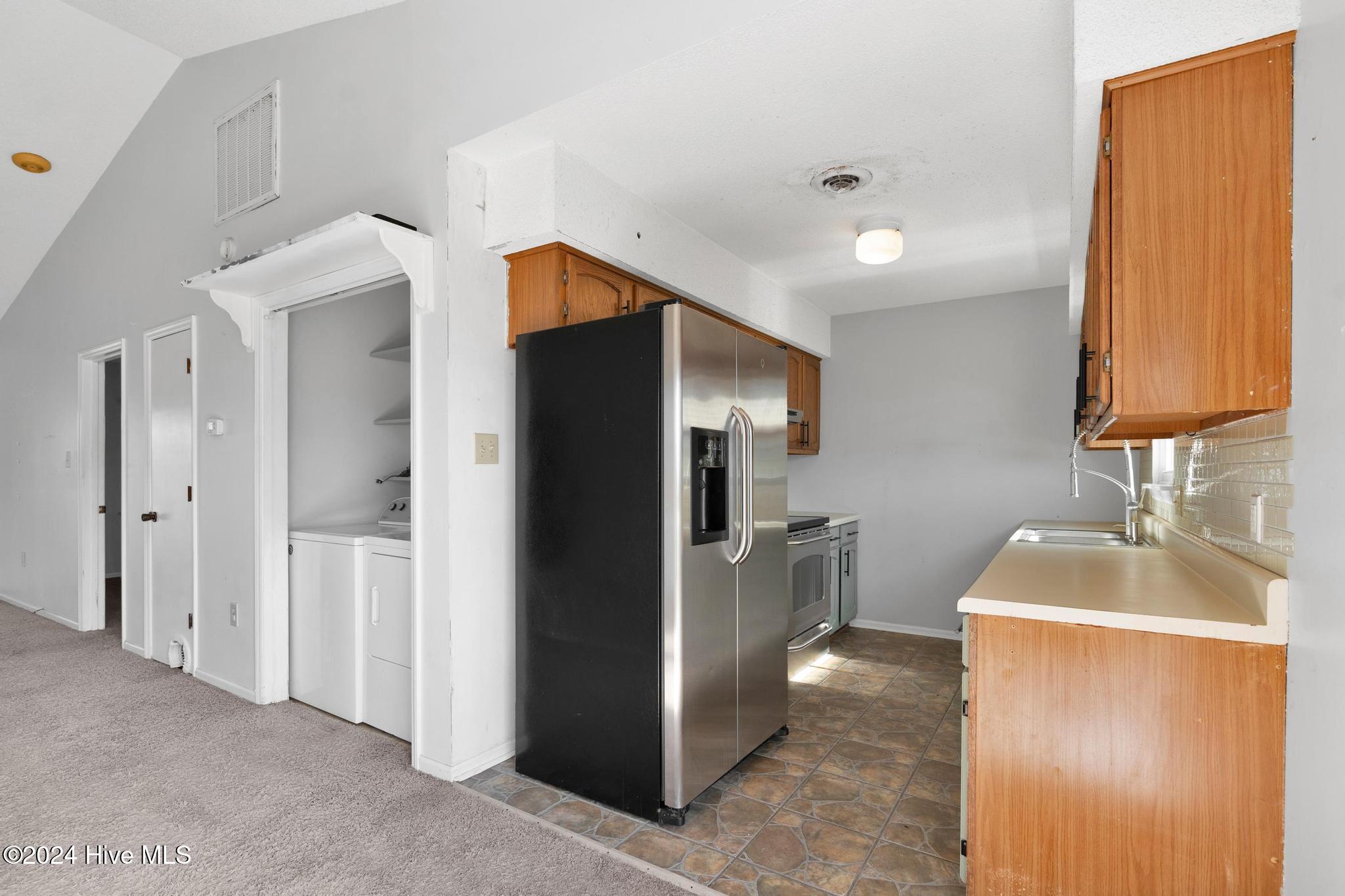 2318 W Dolphin Drive