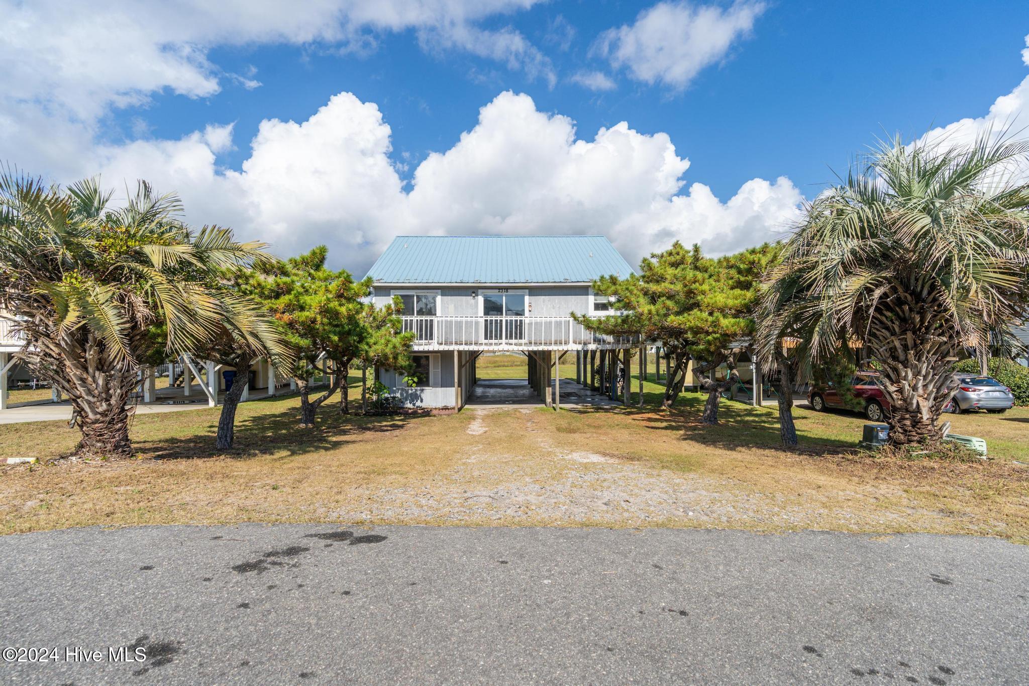 2318 W Dolphin Drive