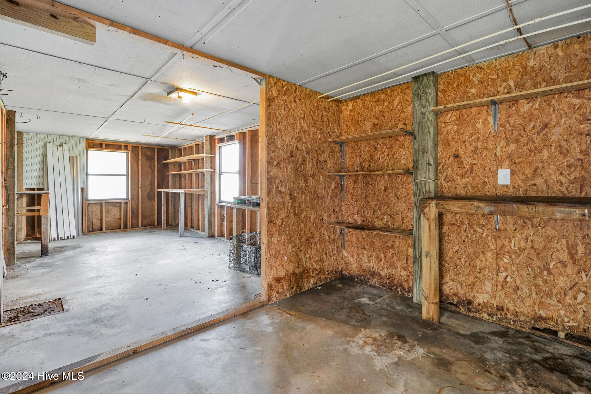 2318 W Dolphin Drive