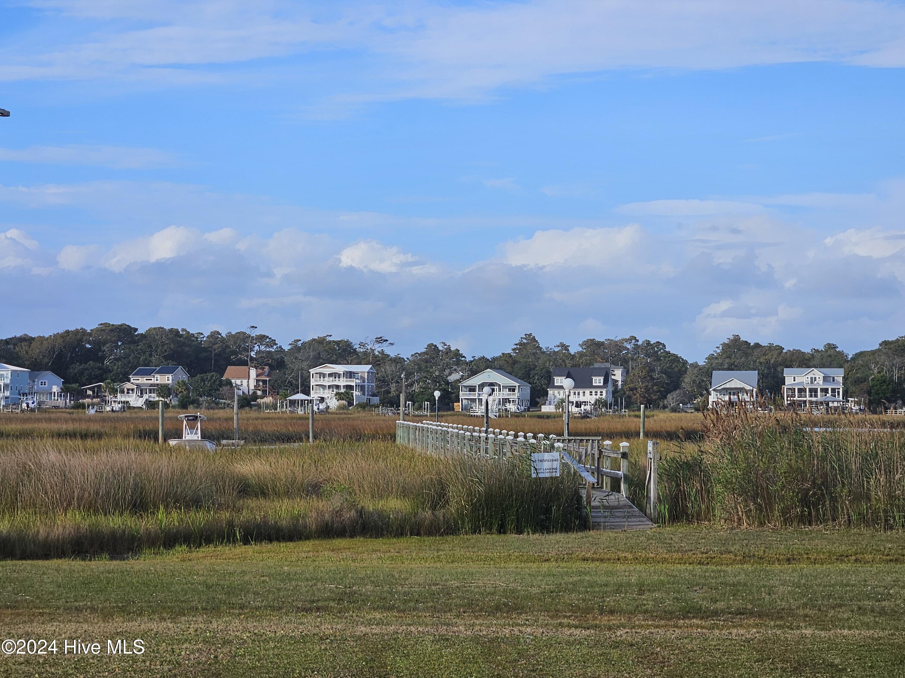 2318 W Dolphin Drive