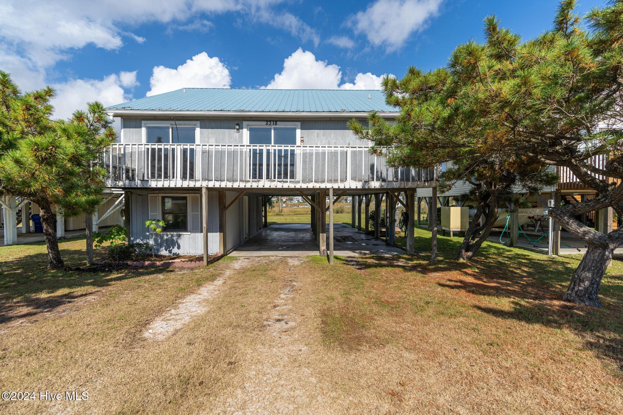 2318 W Dolphin Drive