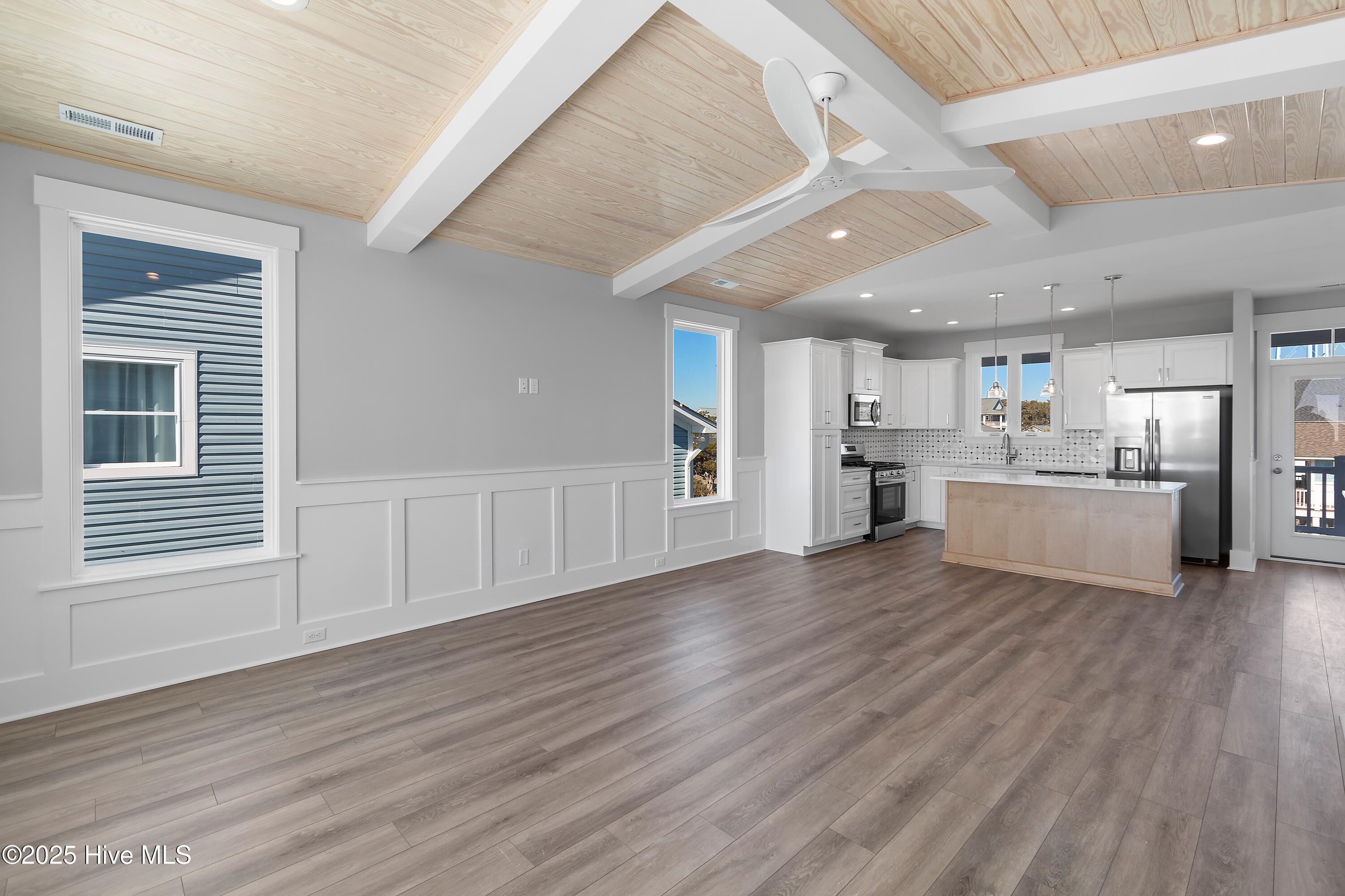 5513 E Pelican Drive