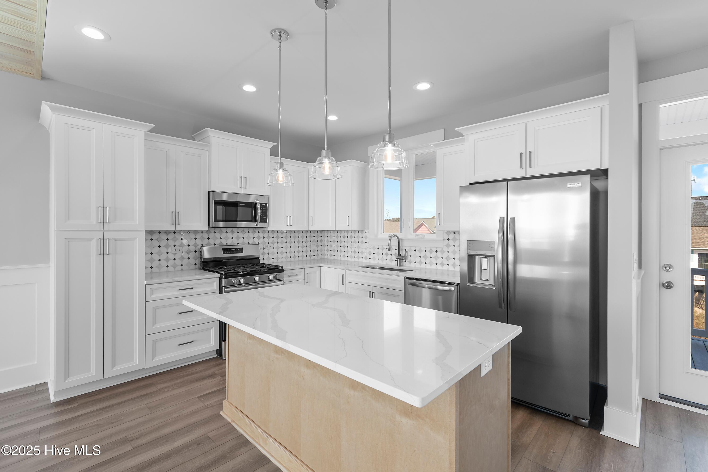 5513 E Pelican Drive