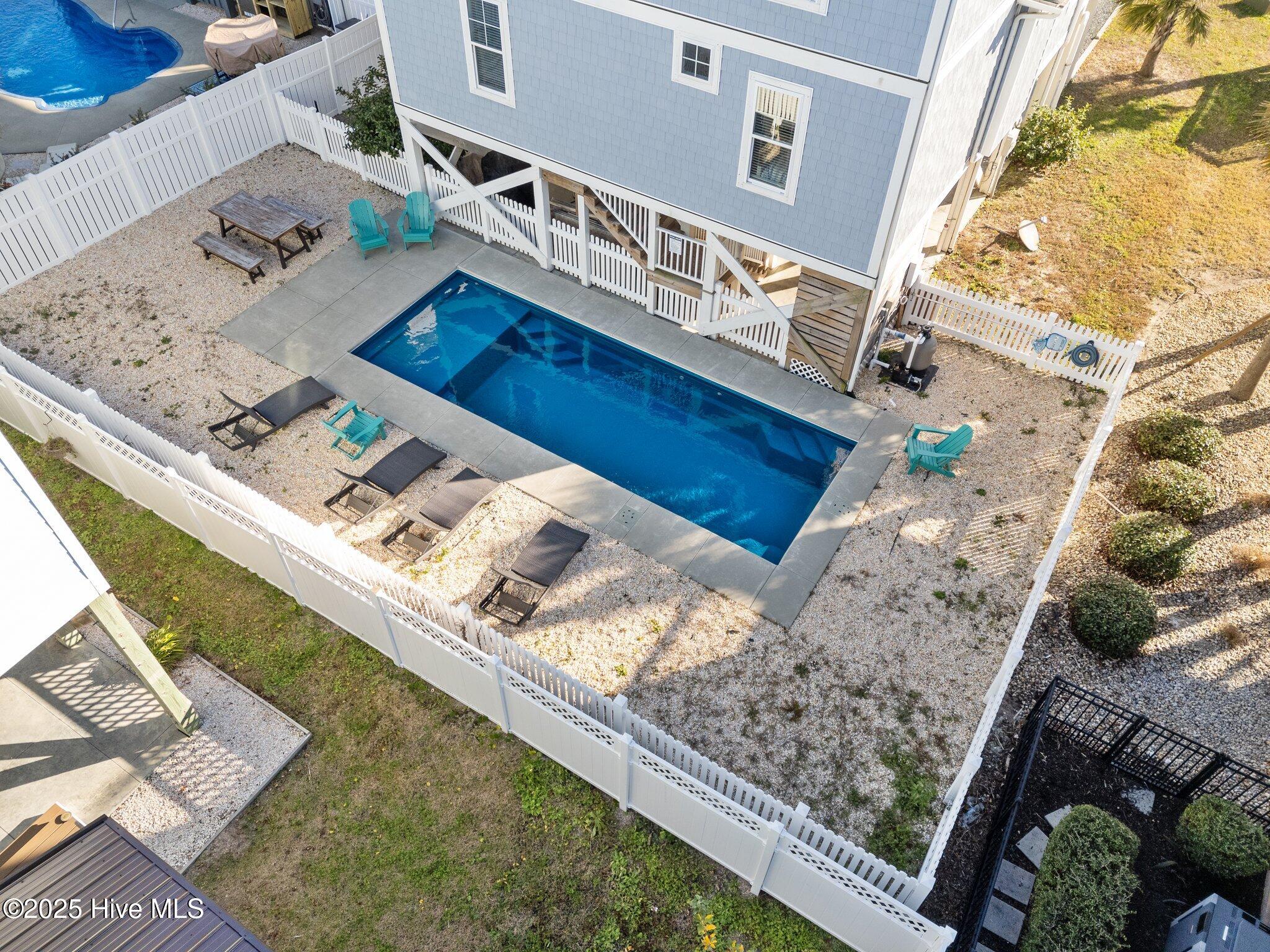 7506 E Beach Drive