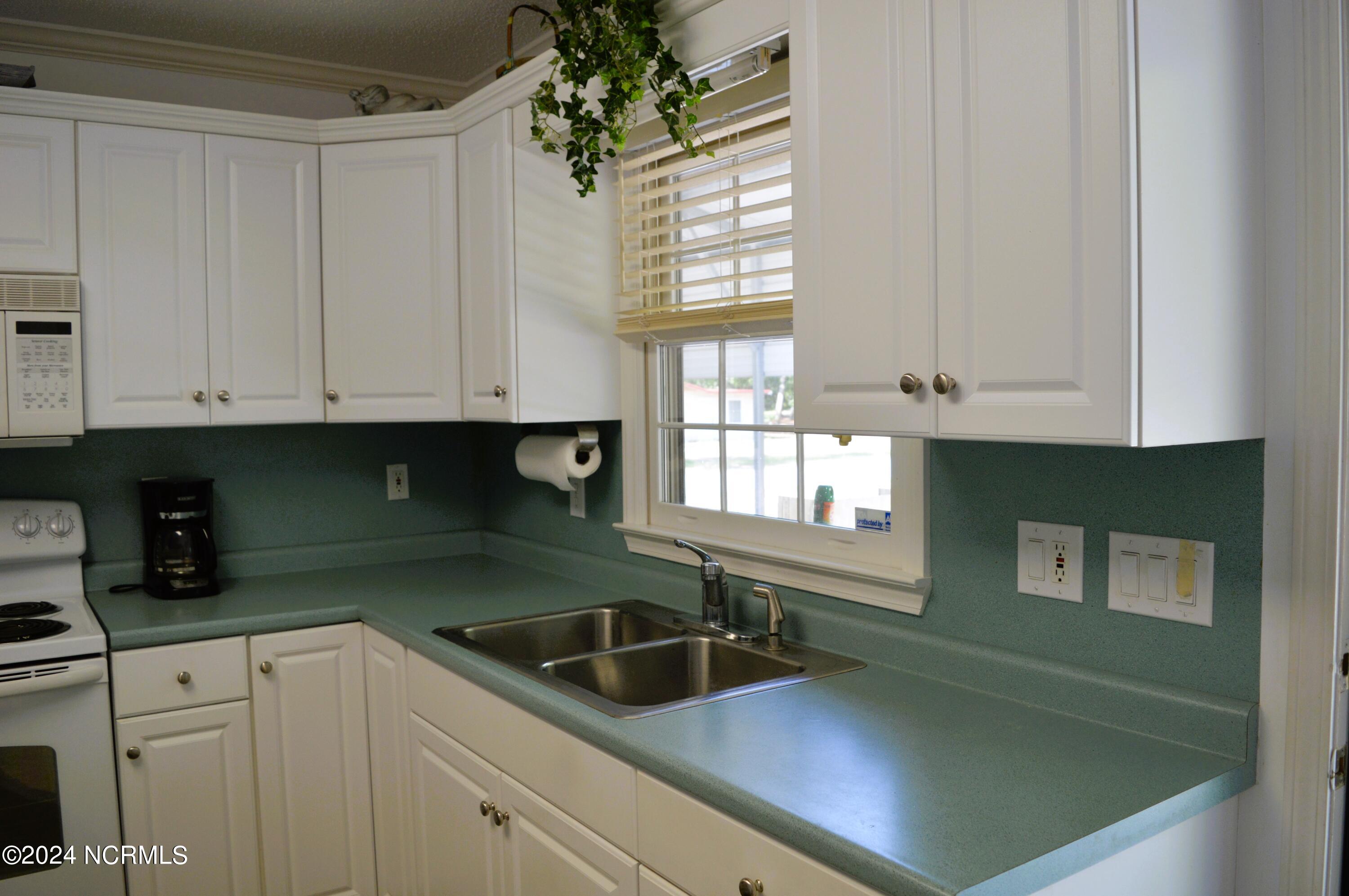 3908 Cross Street SE