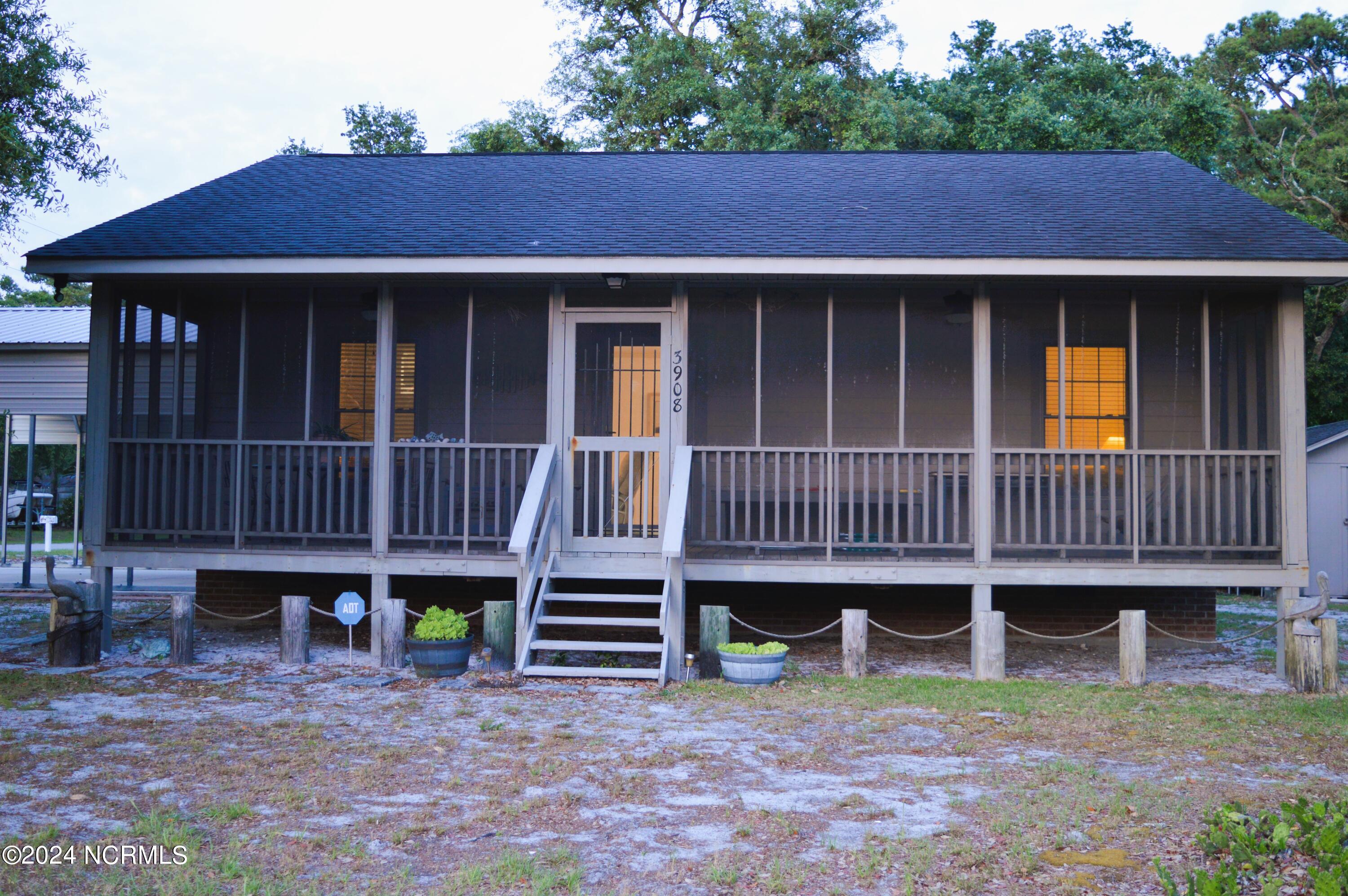 3908 Cross Street SE