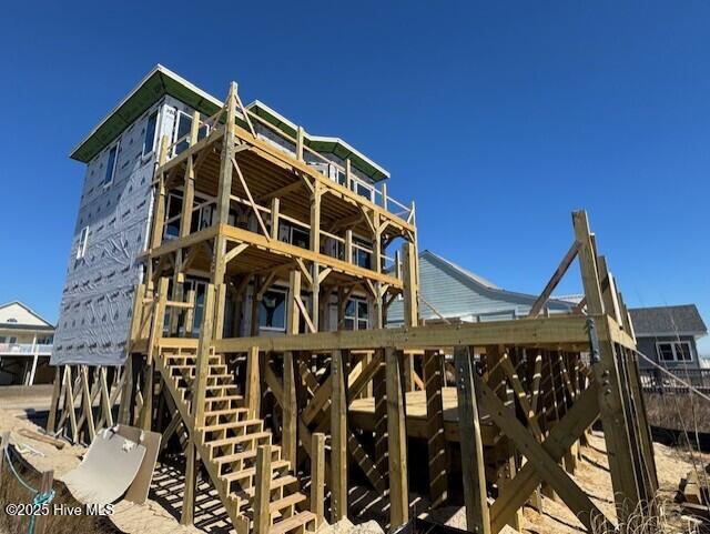 215 W Beach Drive