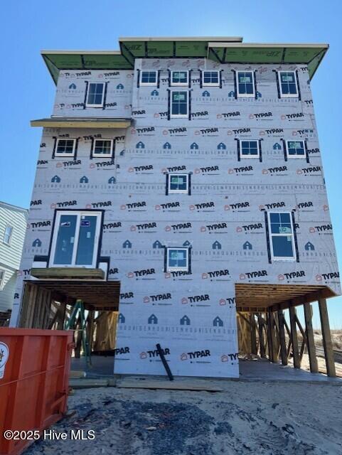 215 W Beach Drive