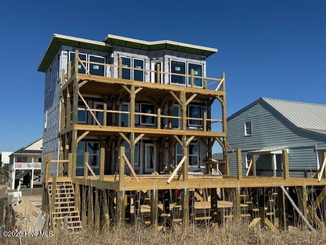 215 W Beach Drive